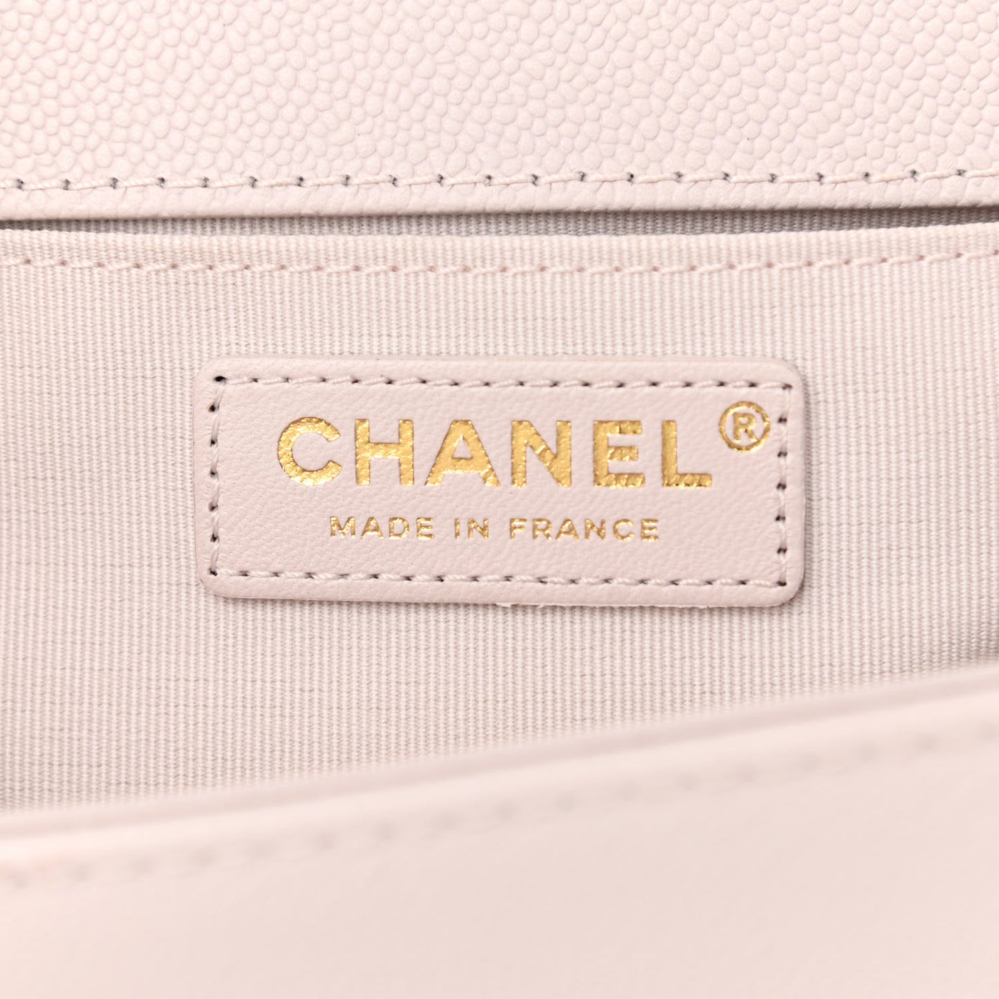 Caviar Quilted Chain Around Medium Boy Flap Light Purple