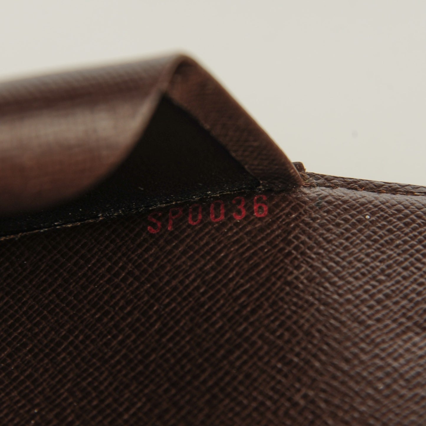 Damier Ebene Medium Ring Agenda Cover