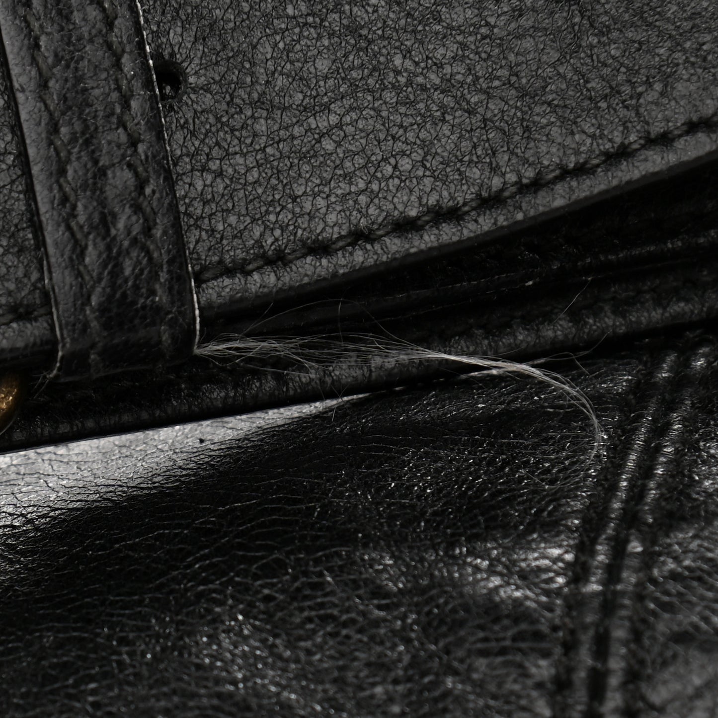 Agneau Classic Hardware Courier Black