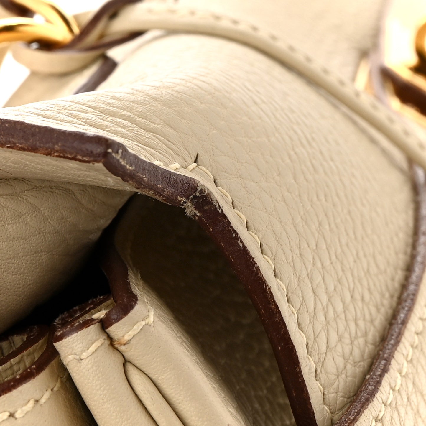 Taurillon Clemence Kelly Retourne 35 Parchemin