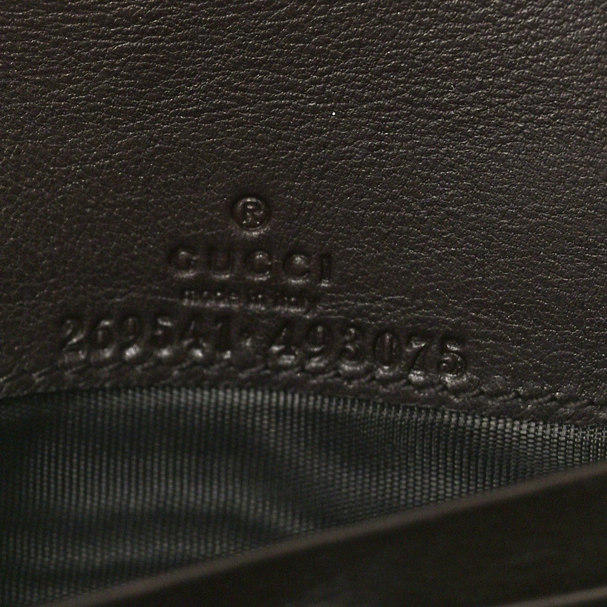 Guccissima Signature Dice Chain Wallet Chocolate