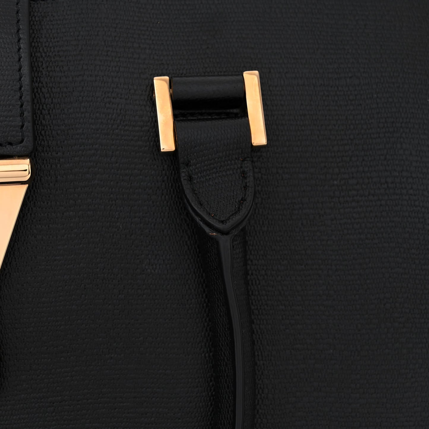 Textured Calfskin Medium Classic Y Cabas Black