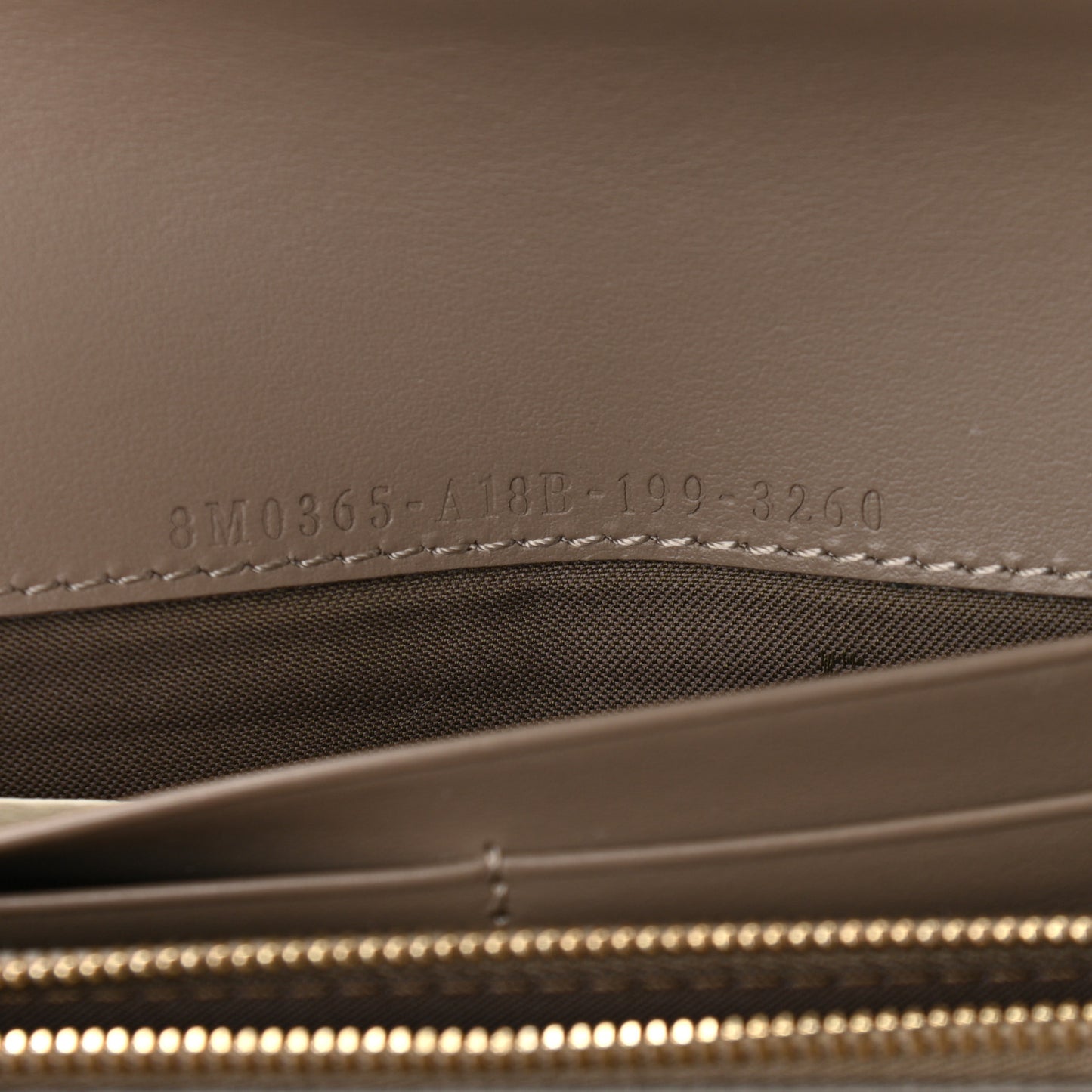 Vitello Cruise F is Fendi Continental Envelope Wallet on Chain Tortora