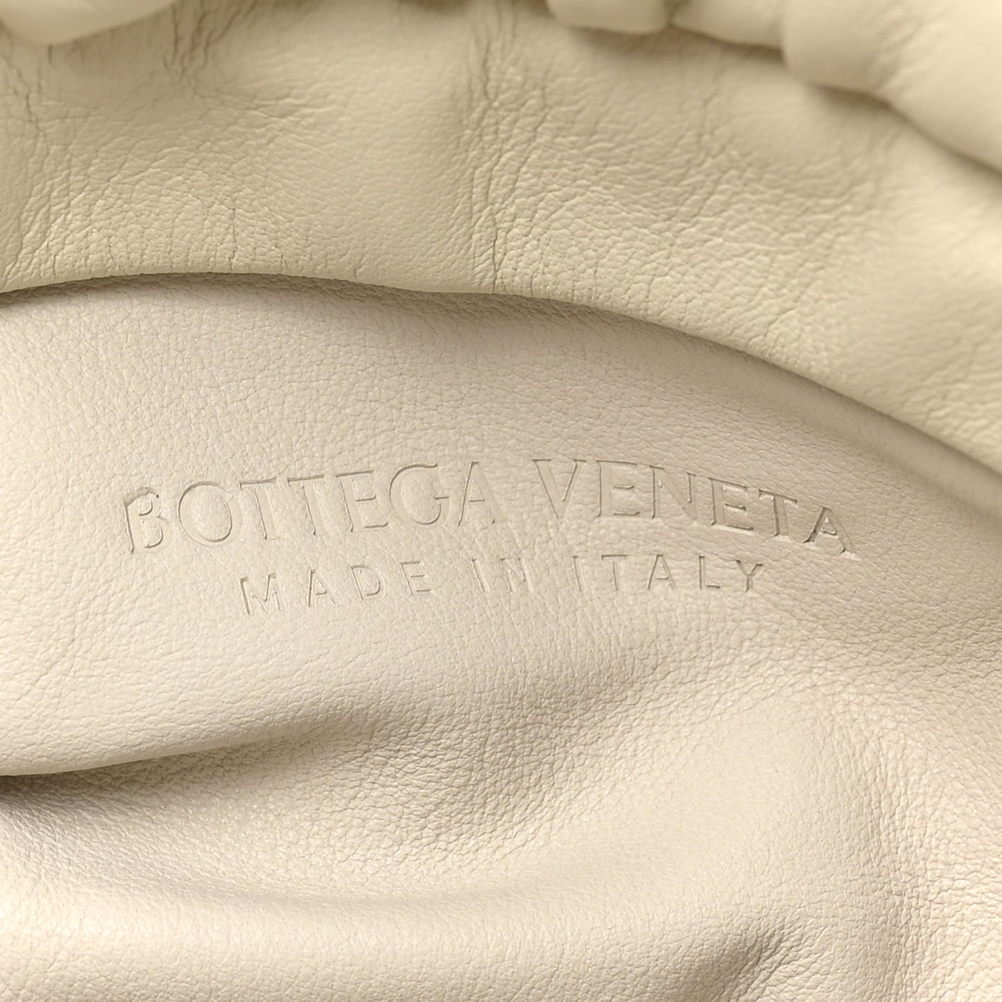 Calfskin The Pouch Chain Plaster