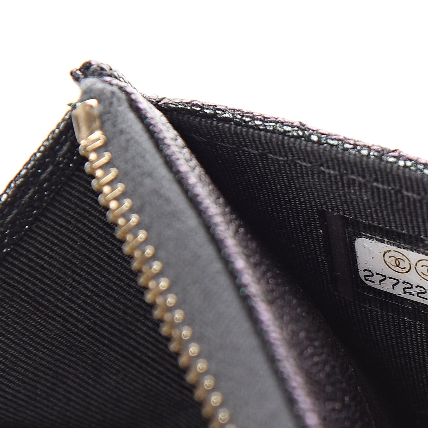 Iridescent Caviar Quilted Classic Pouch With Handle Black