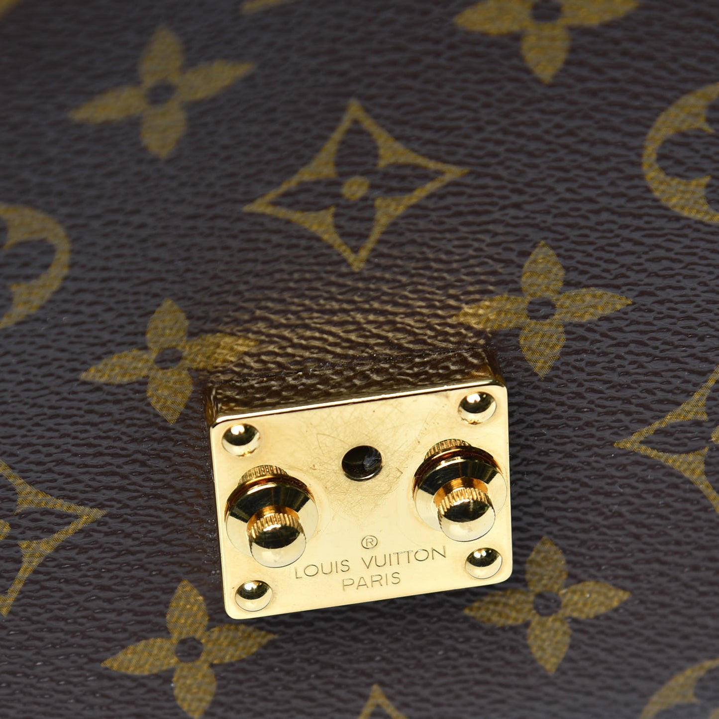Reverse Monogram Pochette Metis