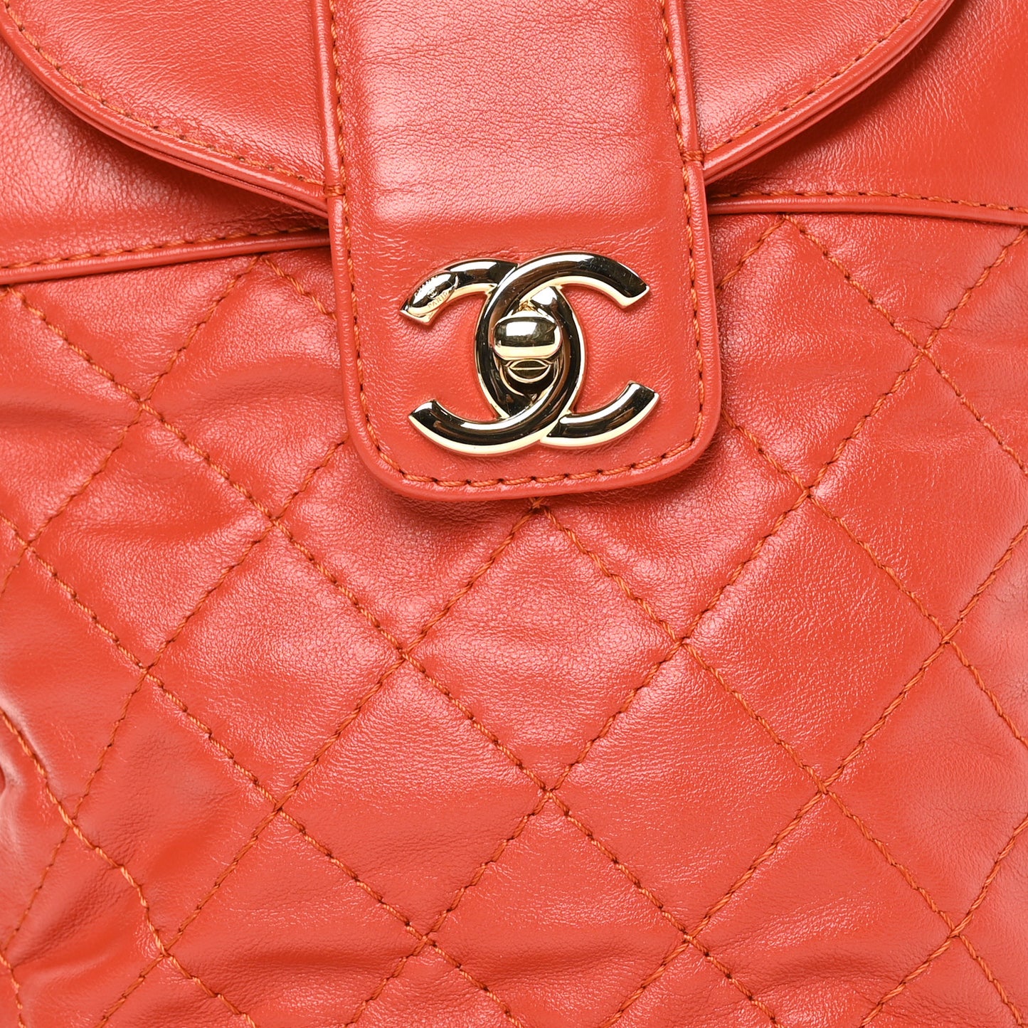 Lambskin Quilted Small CC Lock Flap Bucket Bag Red