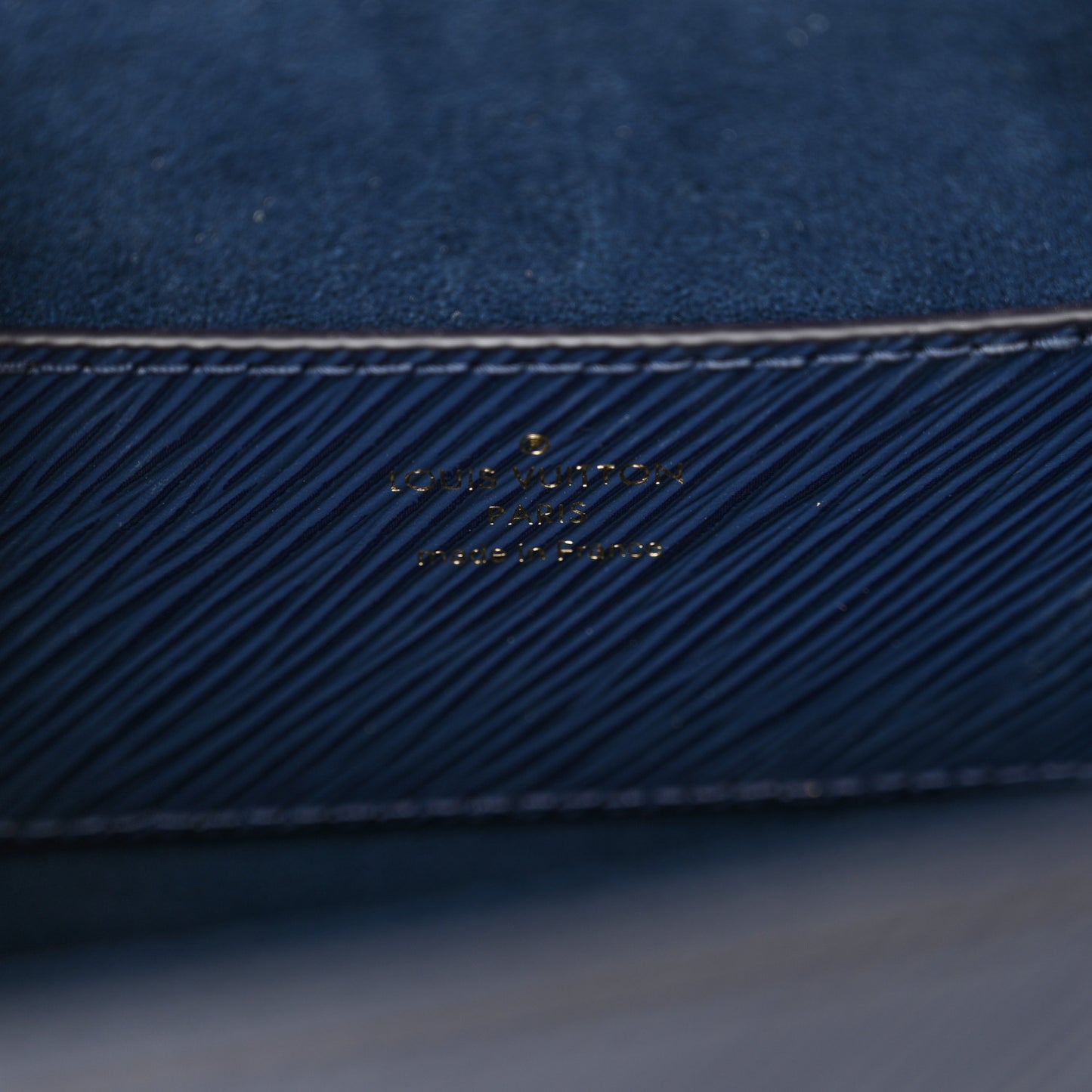 Epi Twist Shoulder Bag MM Indigo