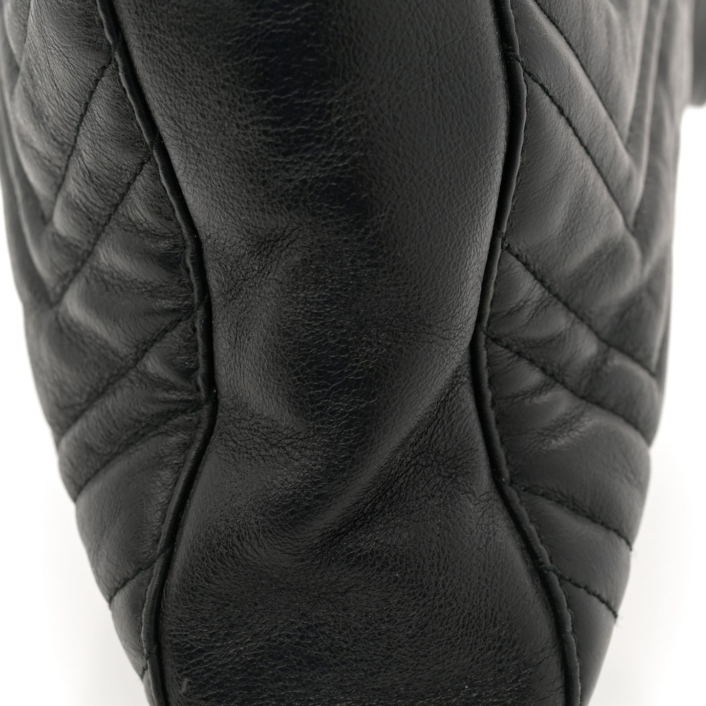 Azalea Calfskin Matelasse Large GG Marmont Slim Tote Black