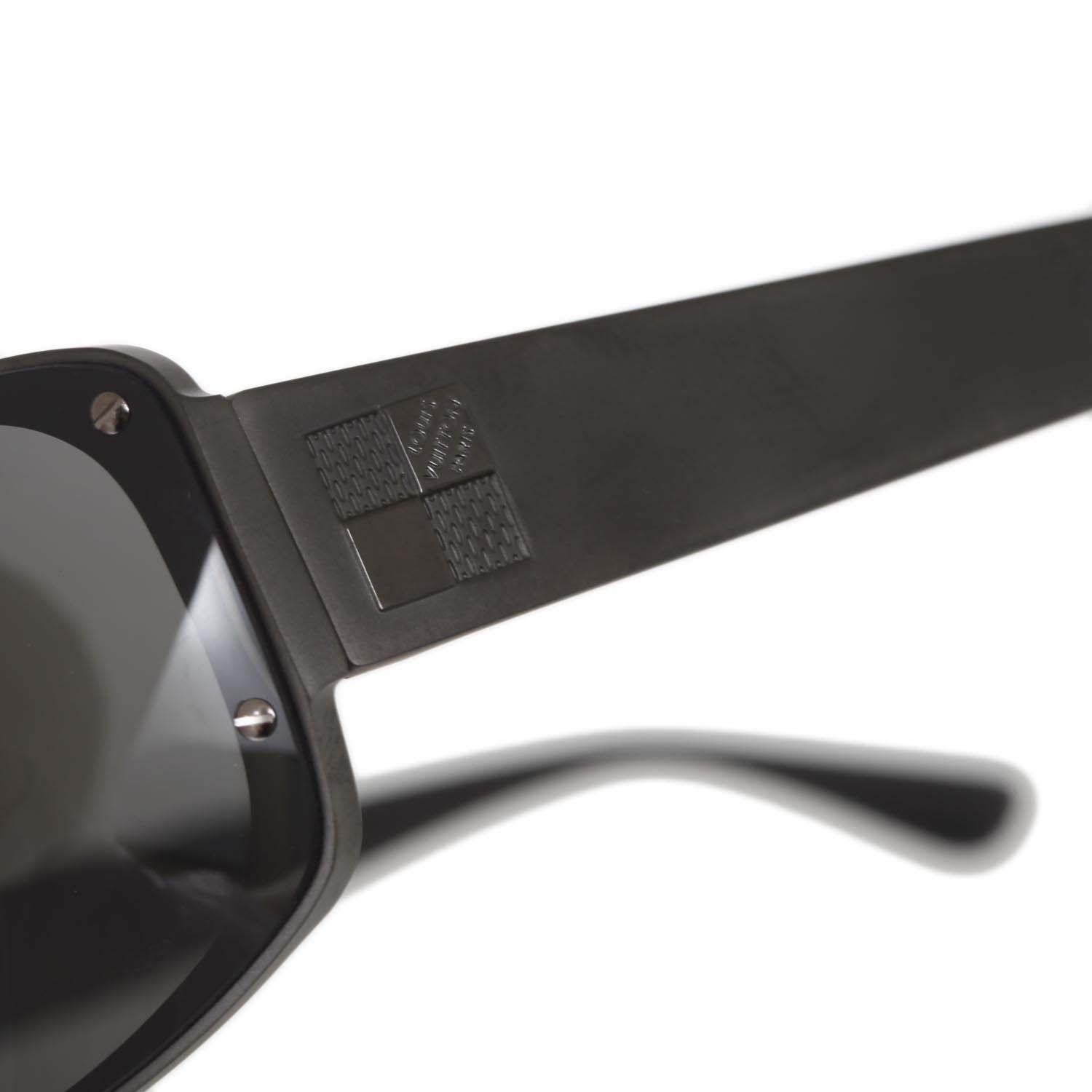Louis Vuitton Mens Folding Evasion Sunglasses w Damier Graphite Case 5 of 11