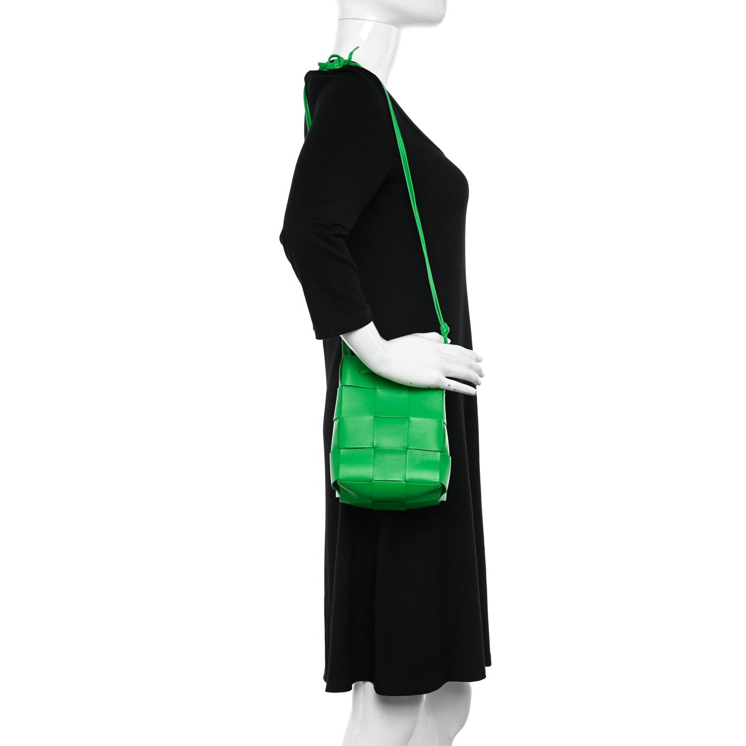 Bottega Veneta Nappa Maxi Intrecciato Small Cassette Bucket Bag Parakeet 2 of 10