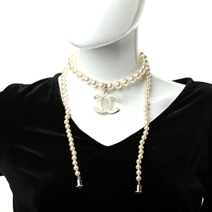 Chanel Pearl Crystal CC Airpods Necklace Gold 2 of 6