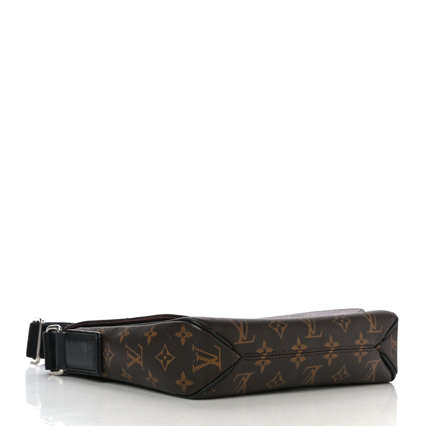 Monogram Macassar District PM