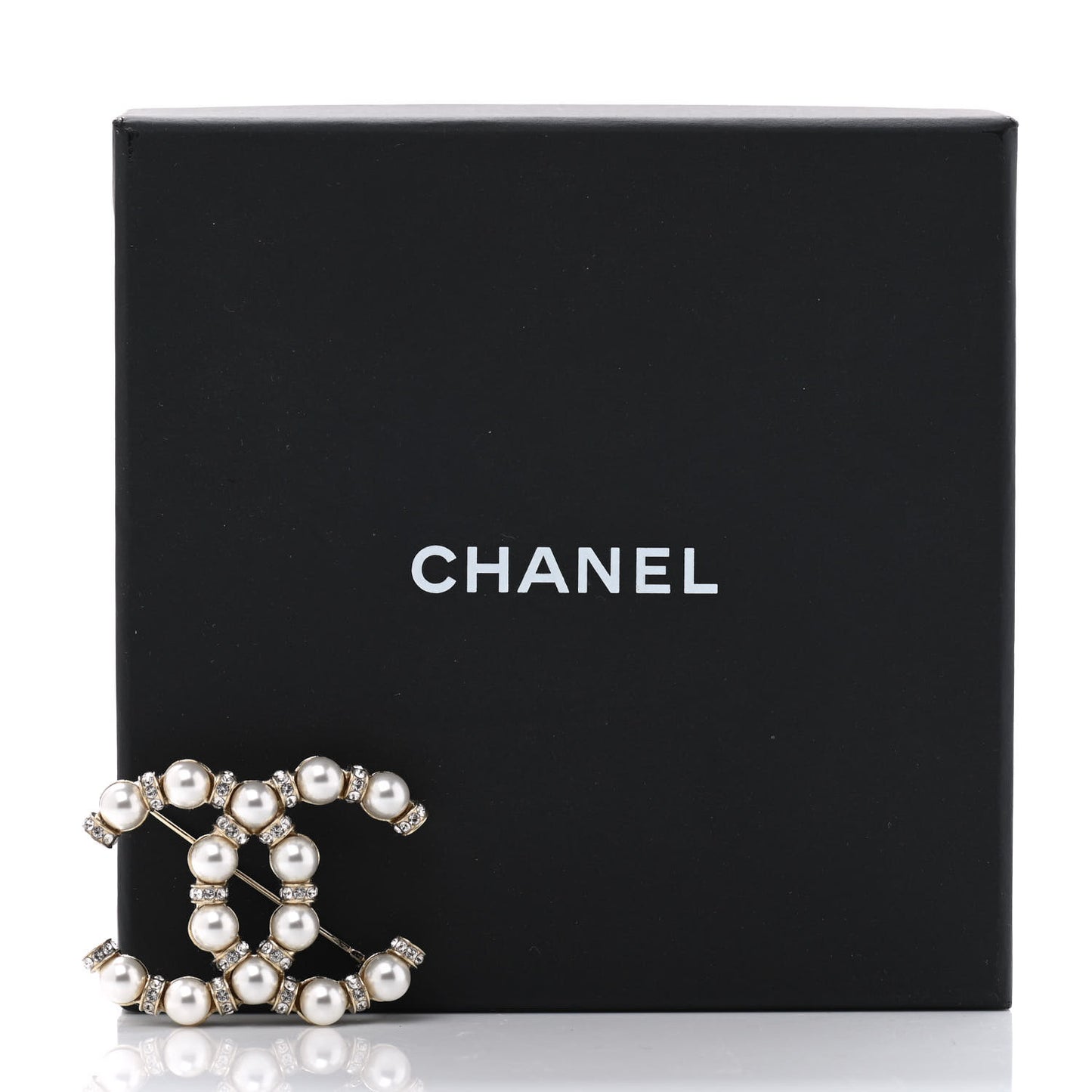 Pearl Crystal Nefertiti CC Brooch Gold