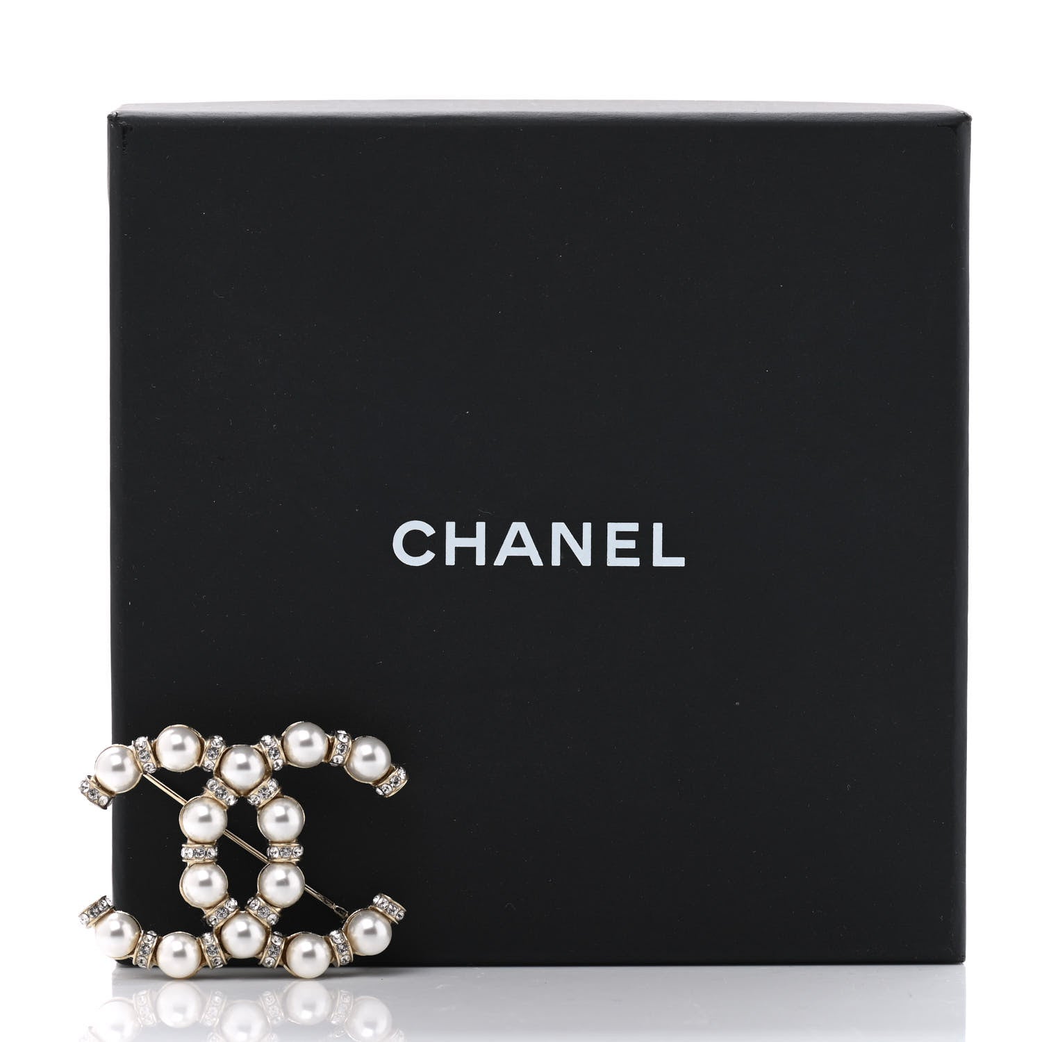 Chanel Pearl Crystal Nefertiti CC Brooch Gold 5 of 5