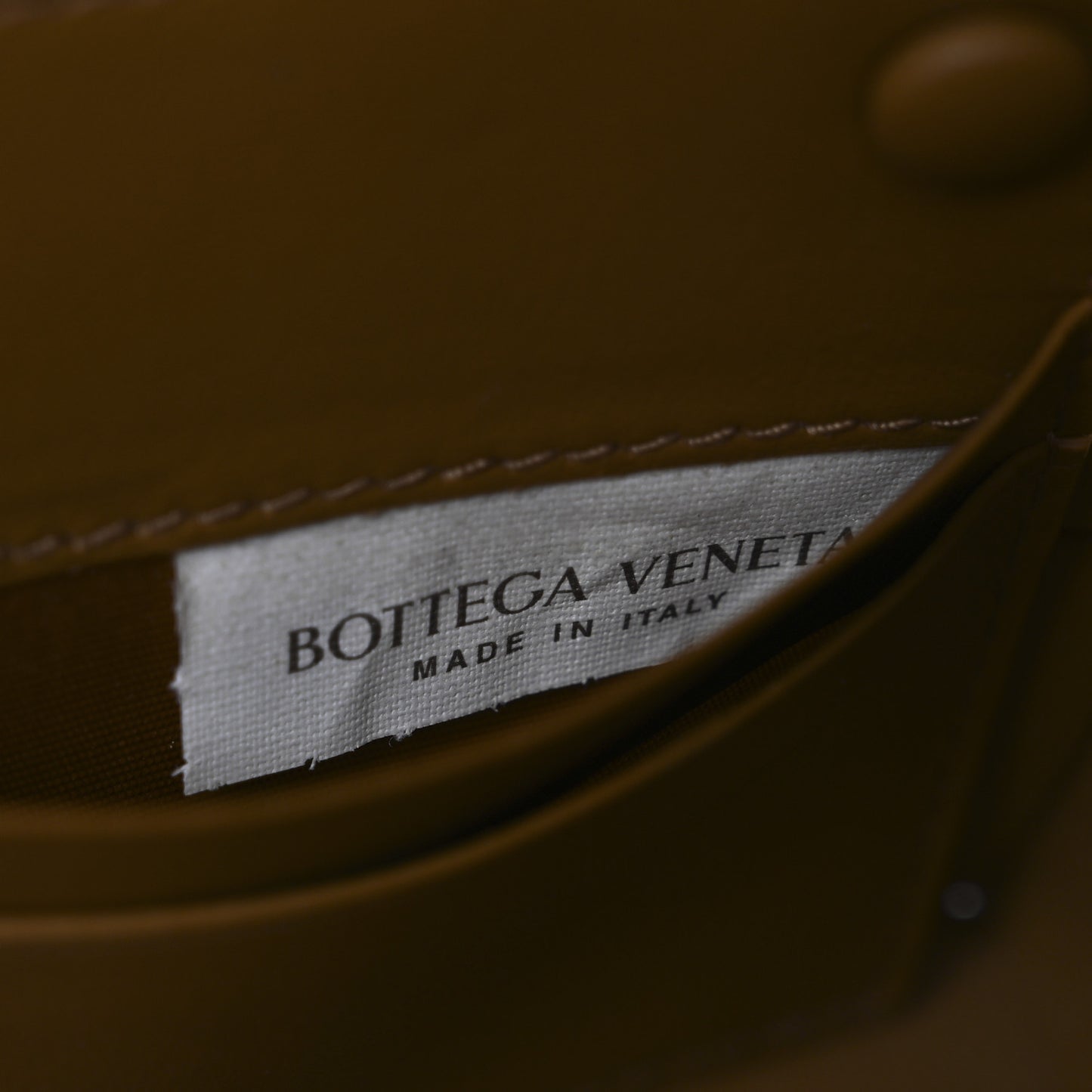 Calfskin Maxi Intrecciato Cassette Pouch On Strap Camel