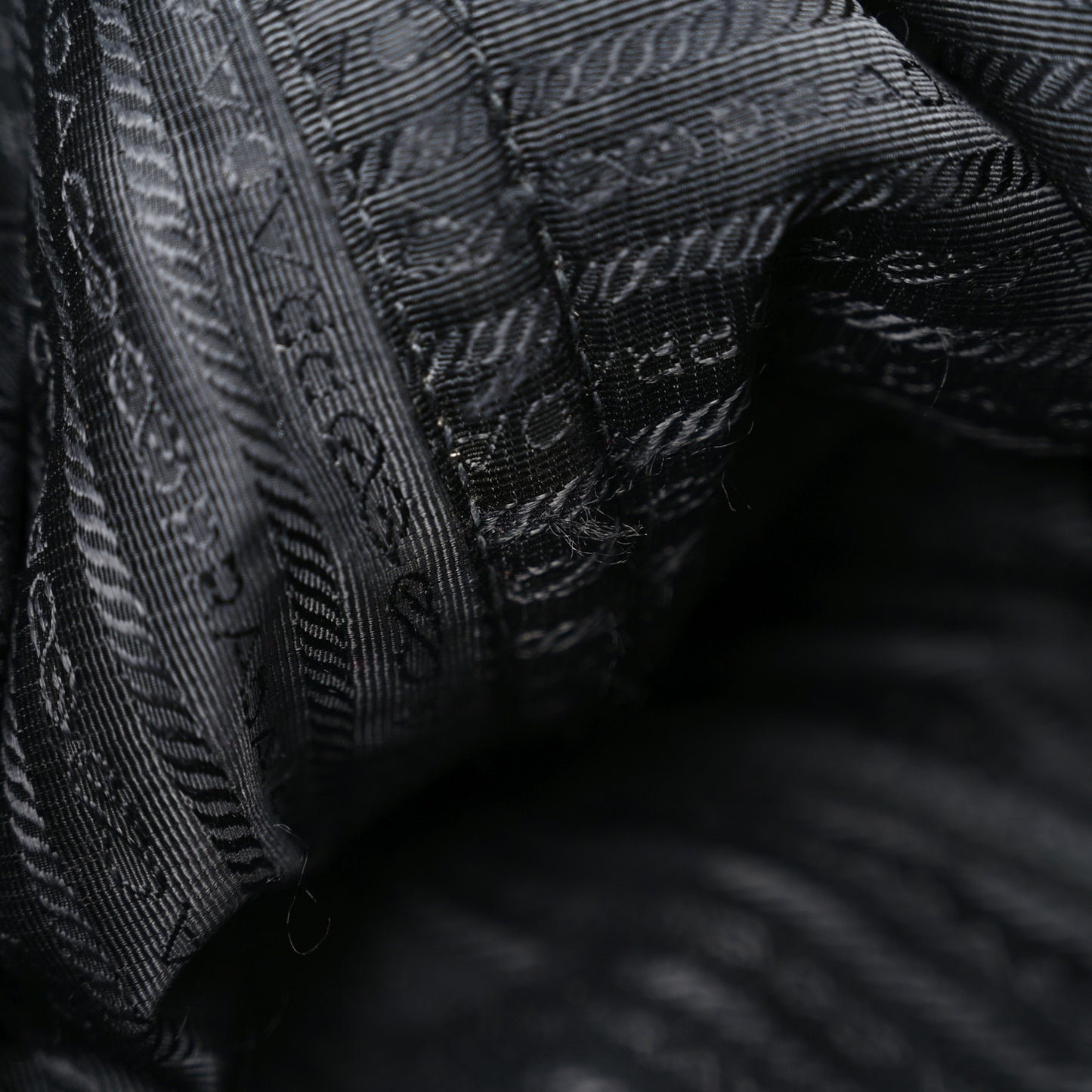 Vitello Daino Tote Black