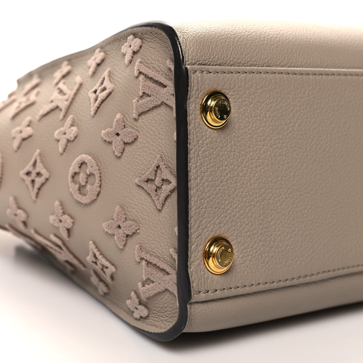 Louis Vuitton Calfskin Monogram Tufting On My Side Galet 8 of 9