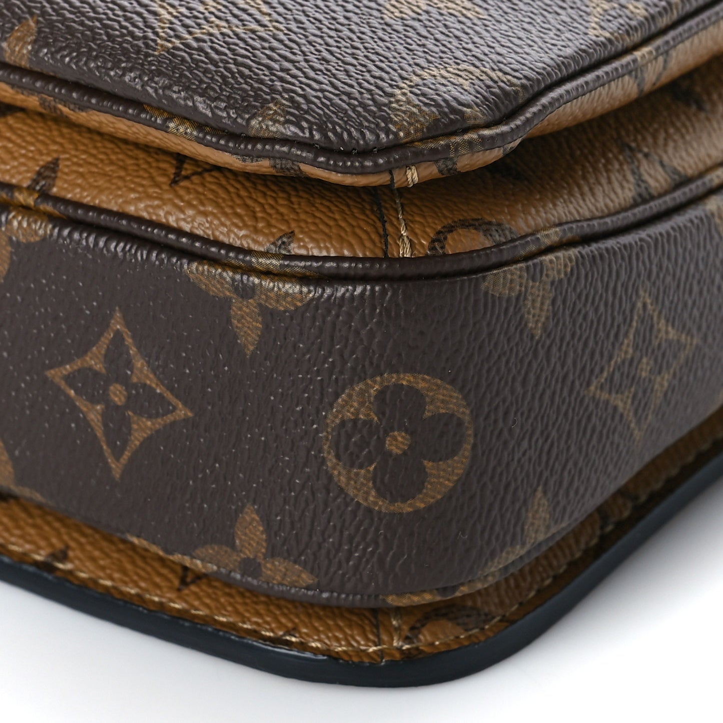 Reverse Monogram Pochette Metis