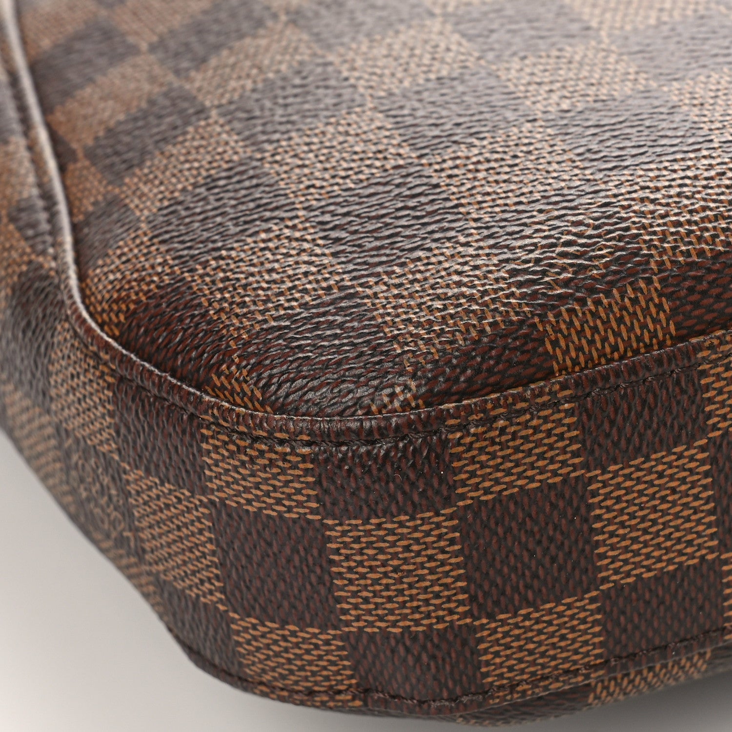Louis Vuitton Damier Ebene South Bank Besace 7 of 8