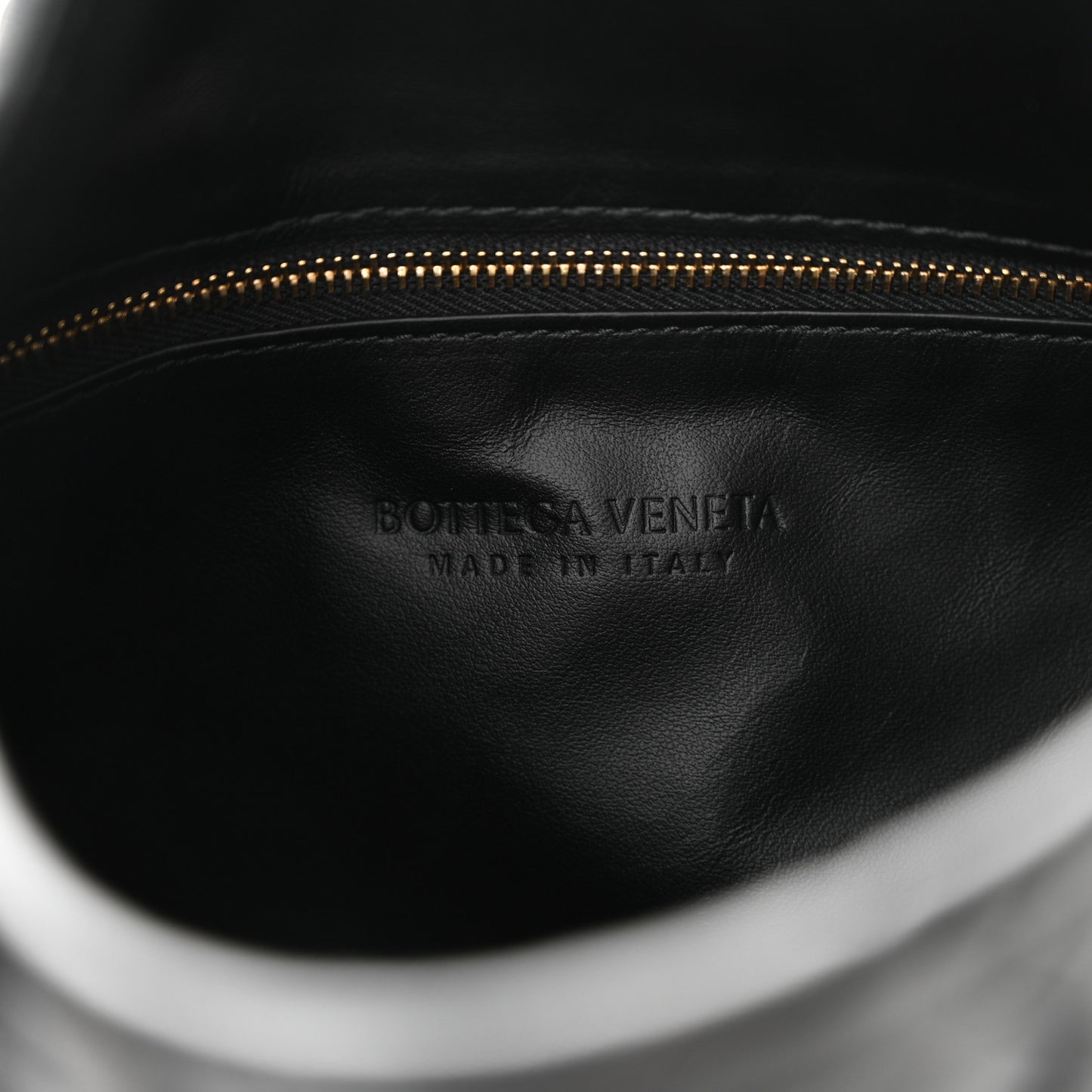 Calfskin Intrecciato Small Hop Black