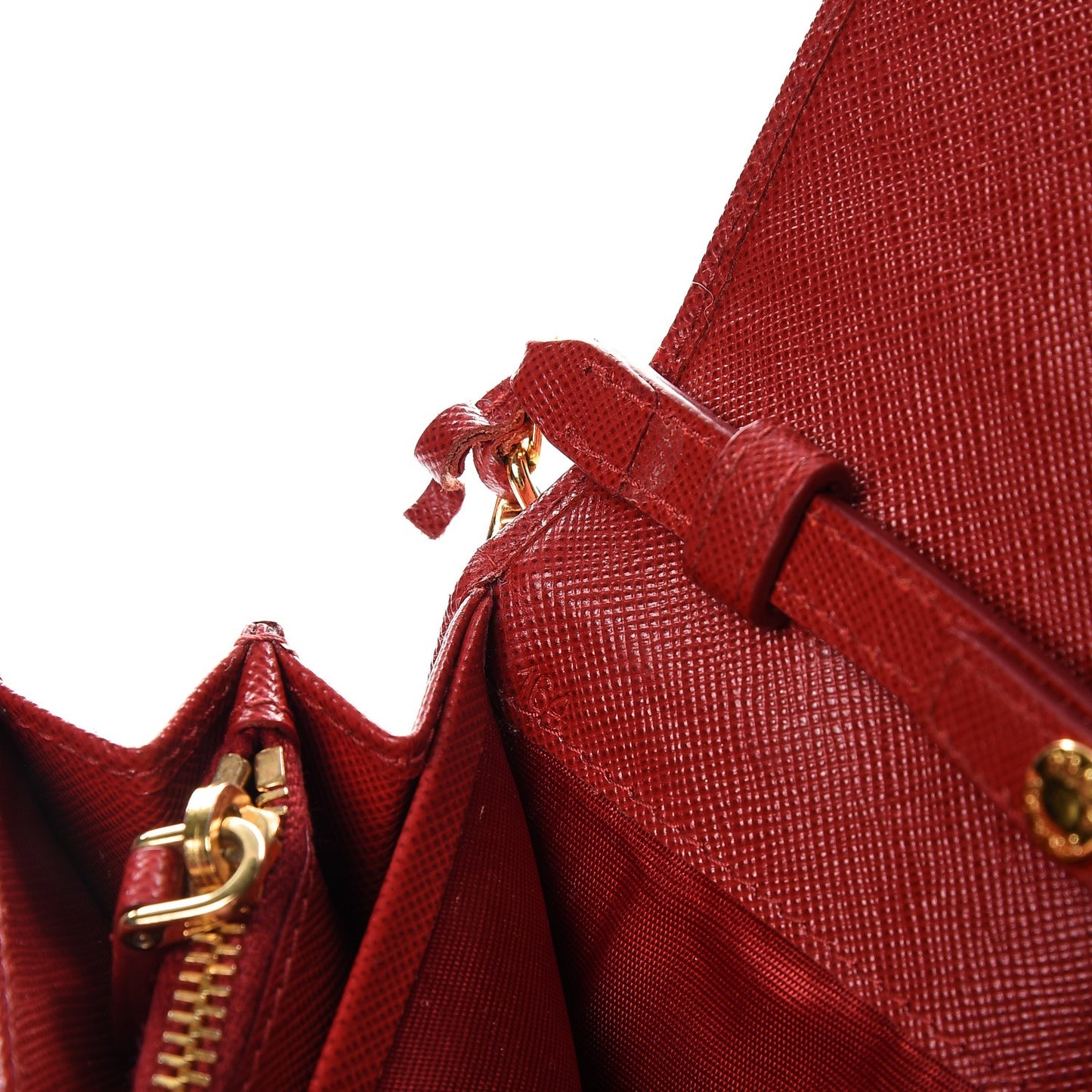 Saffiano Metal Oro Chain Wallet Fuoco