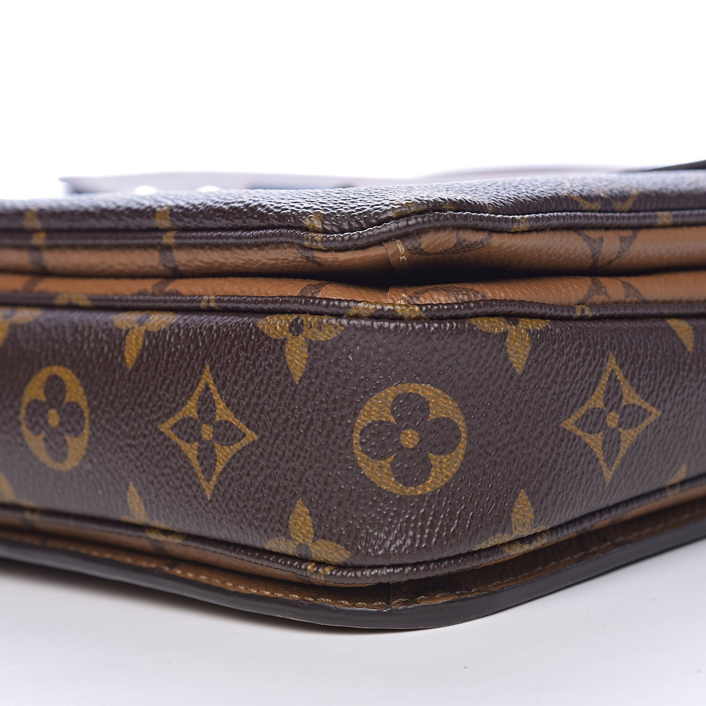 Reverse Monogram Pochette Metis