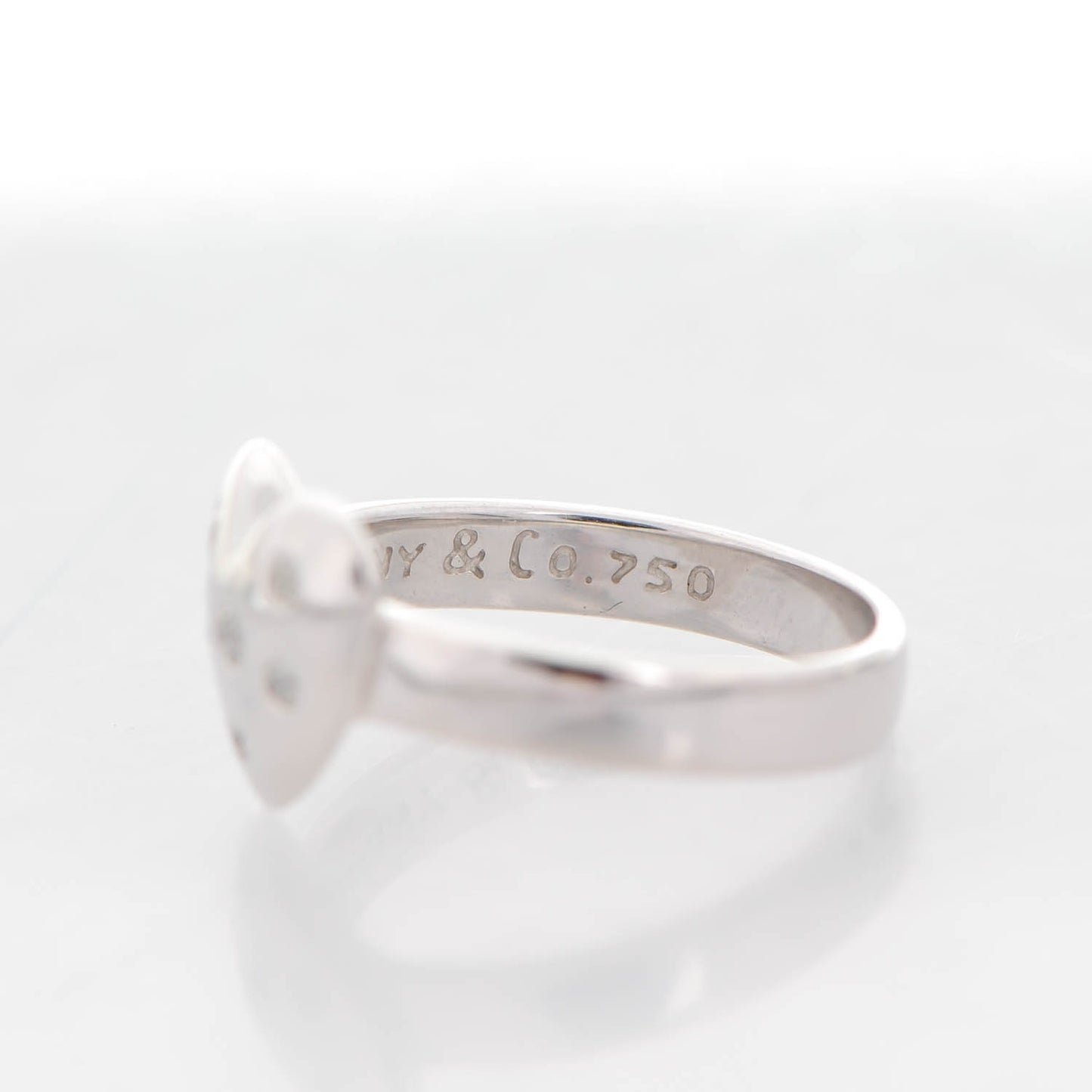 18K White Diamond Etoile Heart Band Ring 5