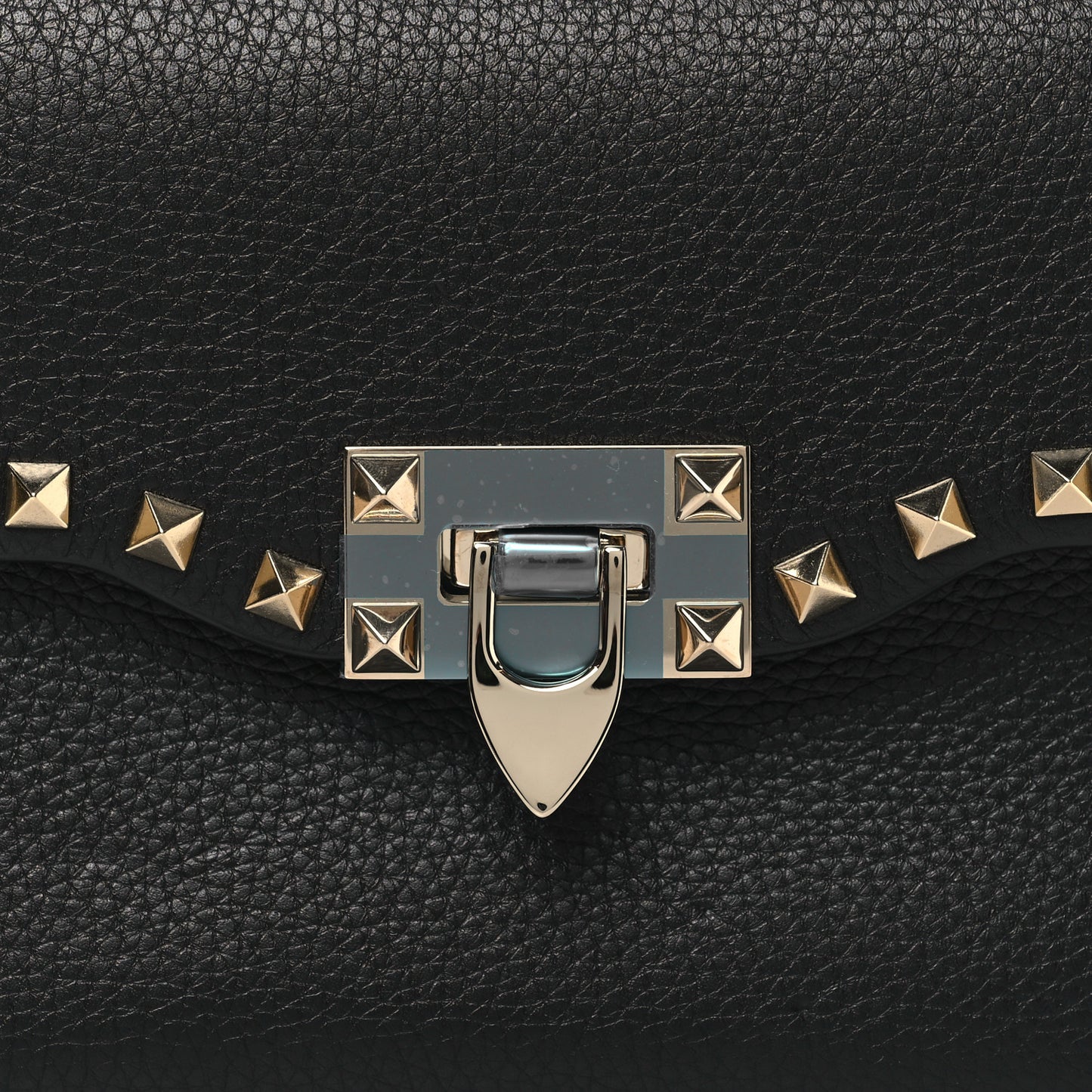 Pebbled Calfskin Medium Rockstud Flip Lock Crossbody Bag Black