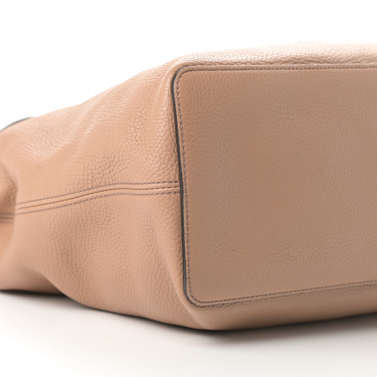 Pebbled Calfskin Large Soho Hobo Camelia