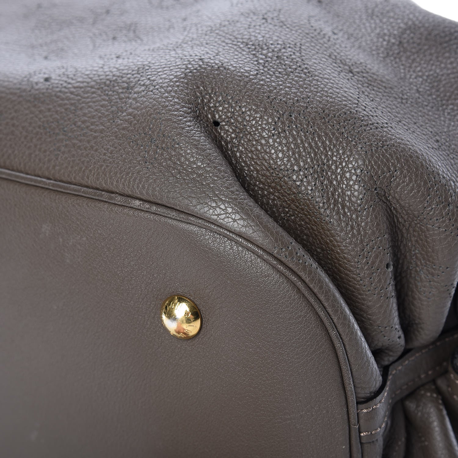 Louis Vuitton Mahina L Elephant Gris 8 of 13