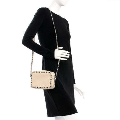 Valentino Garavani Grained Calfskin Turquoise Rockstud Rolling Camera Crossbody Bag Ivory 2 of 8