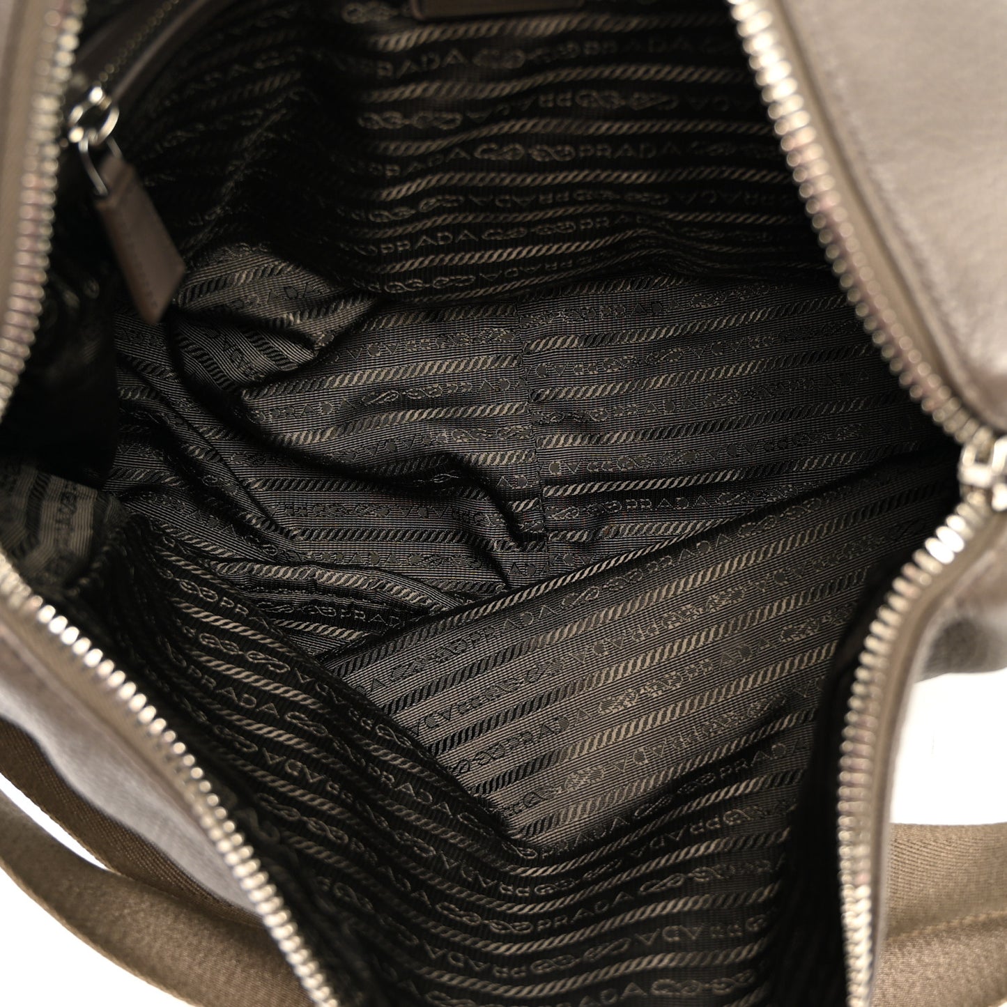 Vitello Daino Medium Messenger Bag Bambu