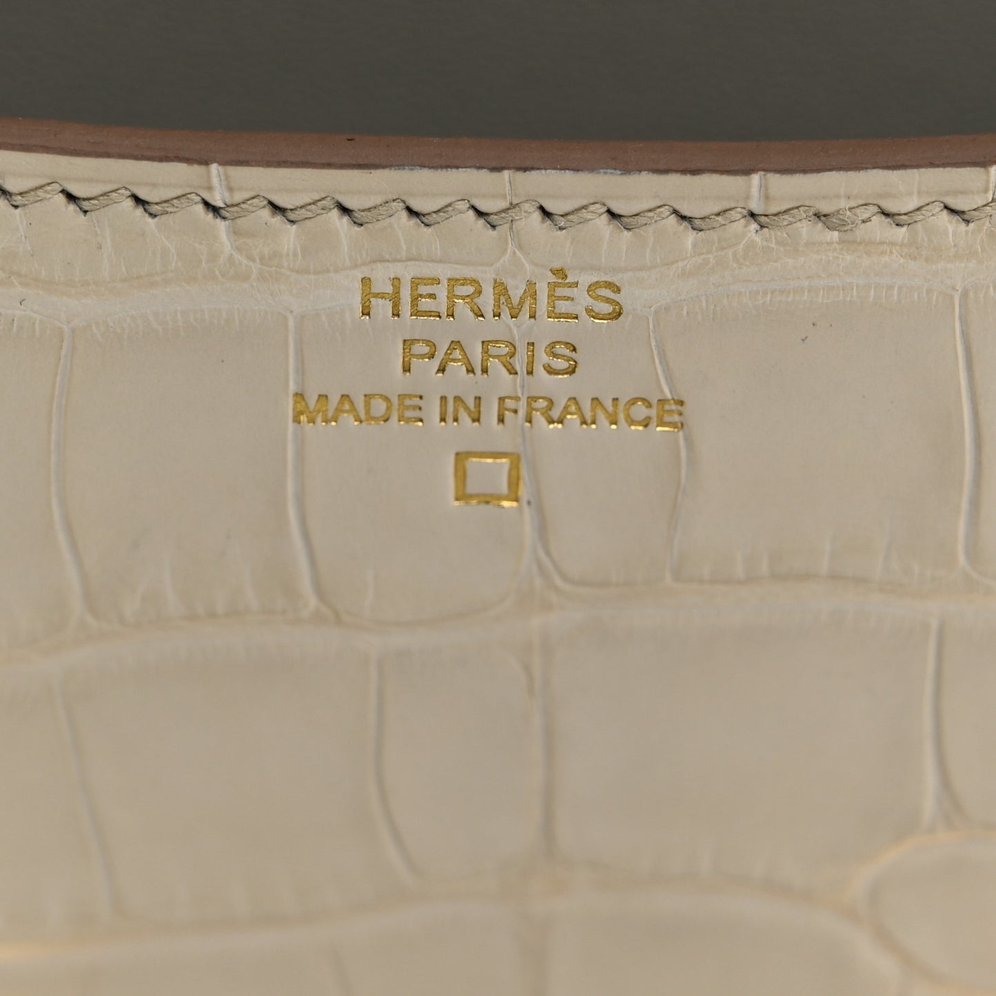 Matte Alligator Constance 18 Beton