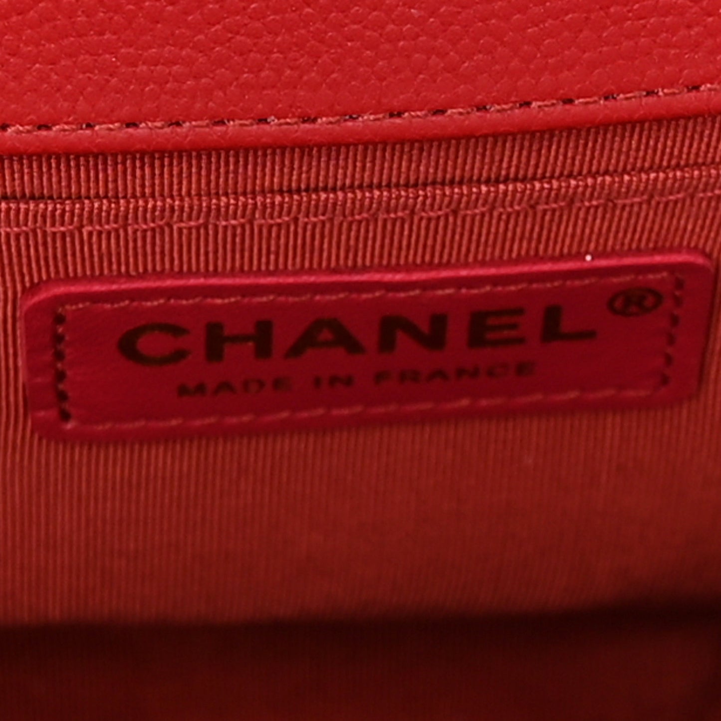 Caviar Quilted Medium Boy Flap Red