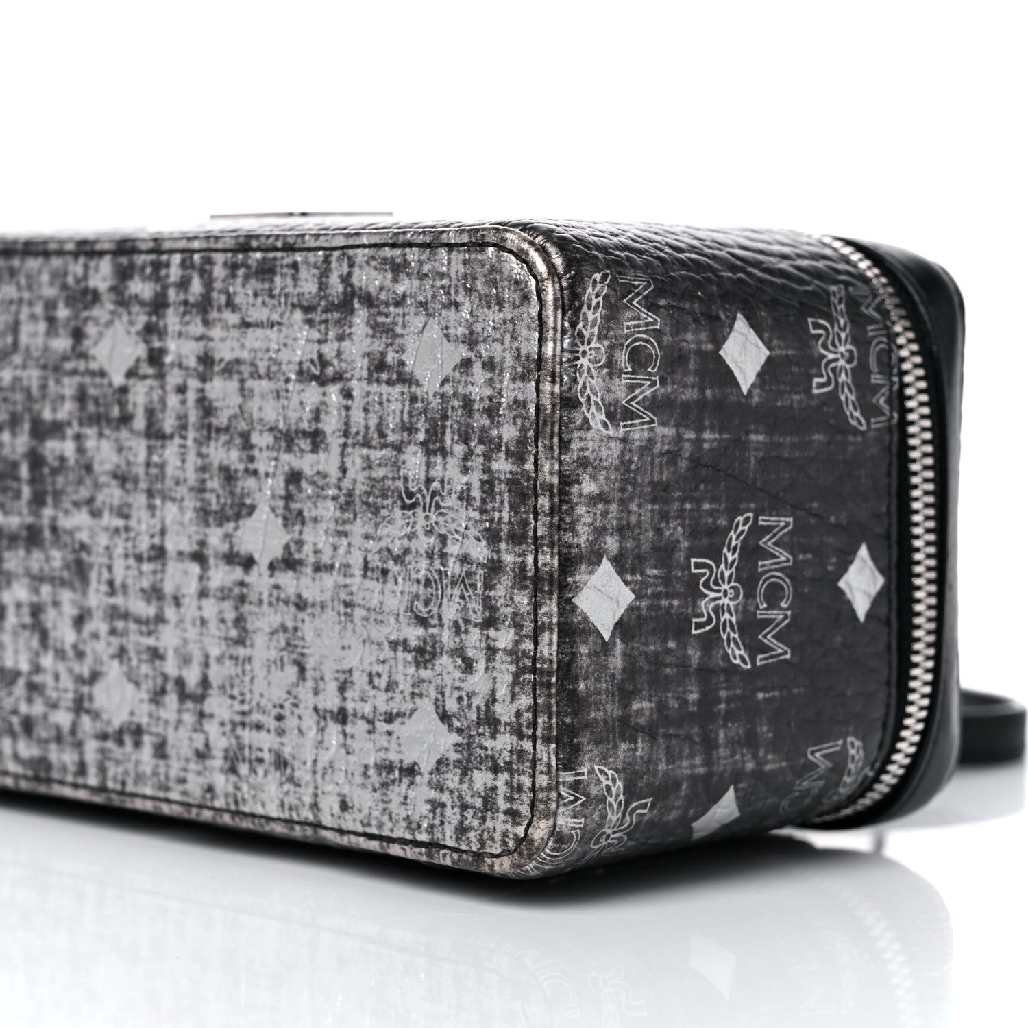 MCM Gradation Visetos Rockstar Vanity Case Black 11 of 15