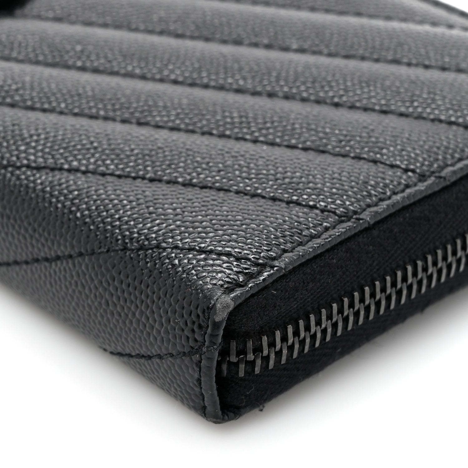Saint Laurent Grain De Poudre Matelasse Chevron Monogram Monochrome Zip Around Wallet Black 9 of 12