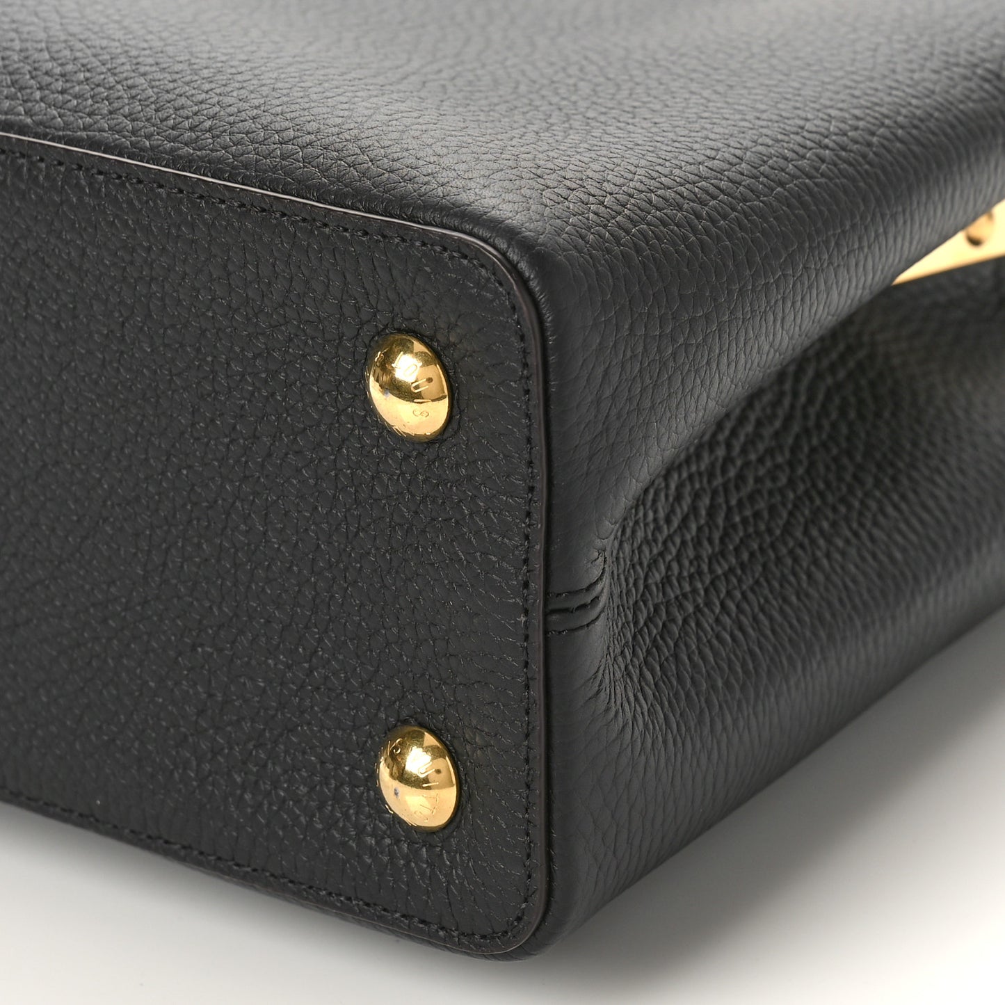 Taurillon Capucines PM Black