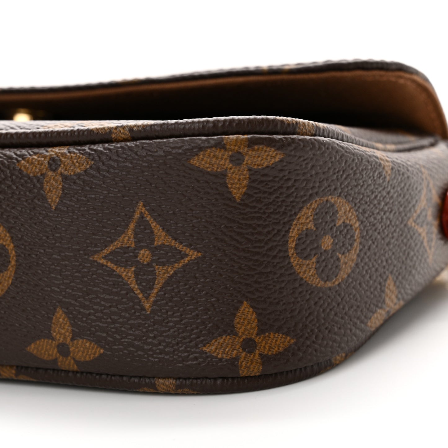 Monogram Ivy Wallet On Chain