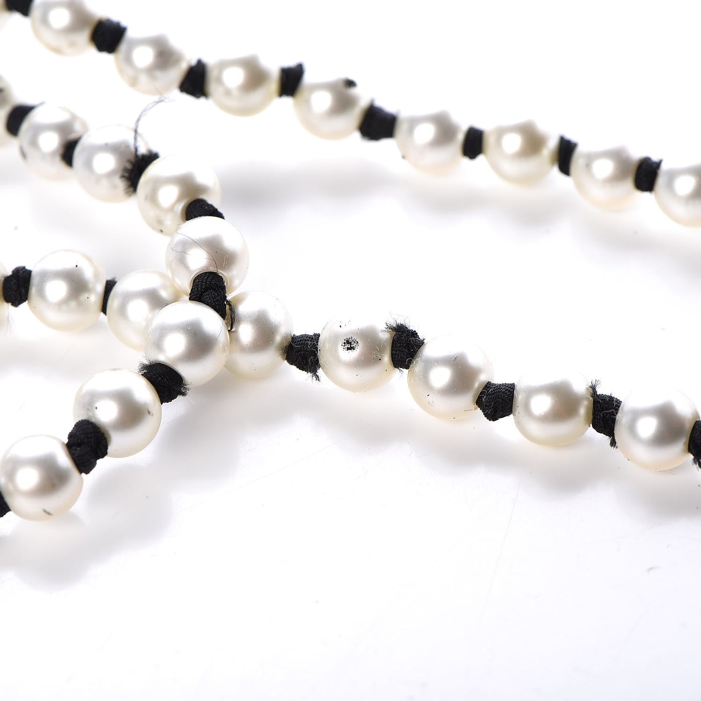 Pearl CC Long Necklace Gold Pearly White Black