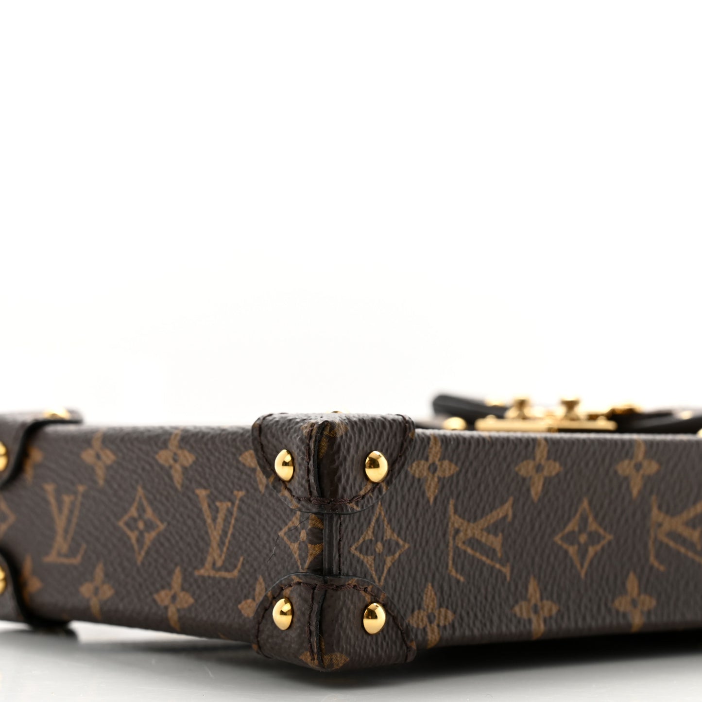 Reverse Monogram Pochette Trunk Verticale