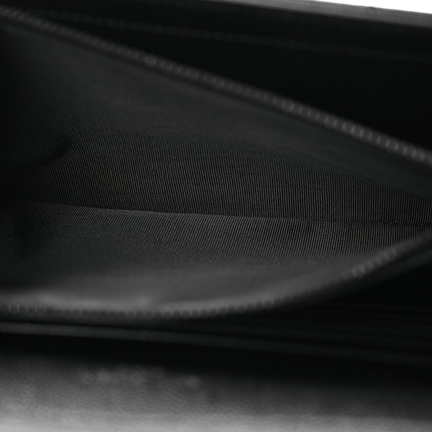 Grain De Poudre Matelasse Chevron Monogram Monochrome Chain Wallet Black