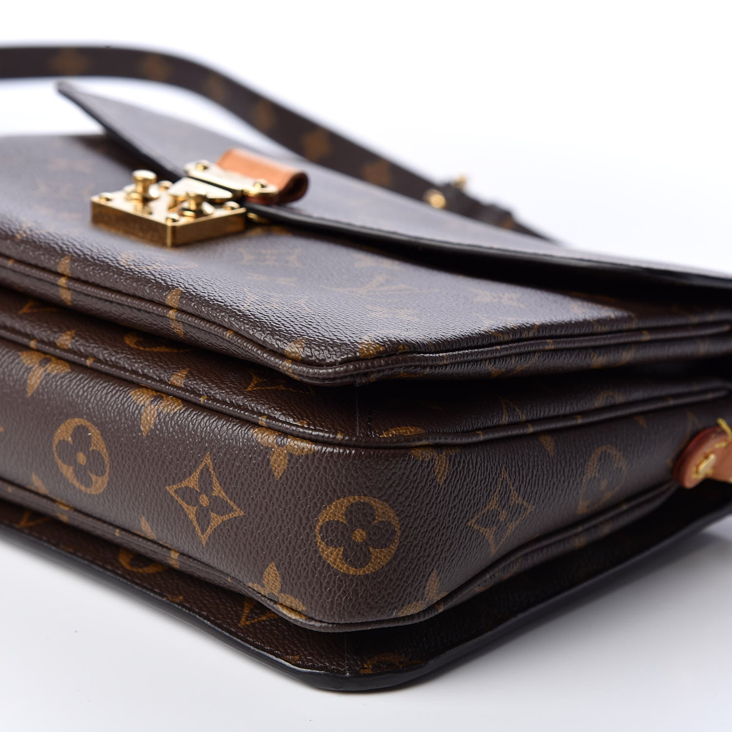 Louis Vuitton Monogram Pochette Metis 6 of 10