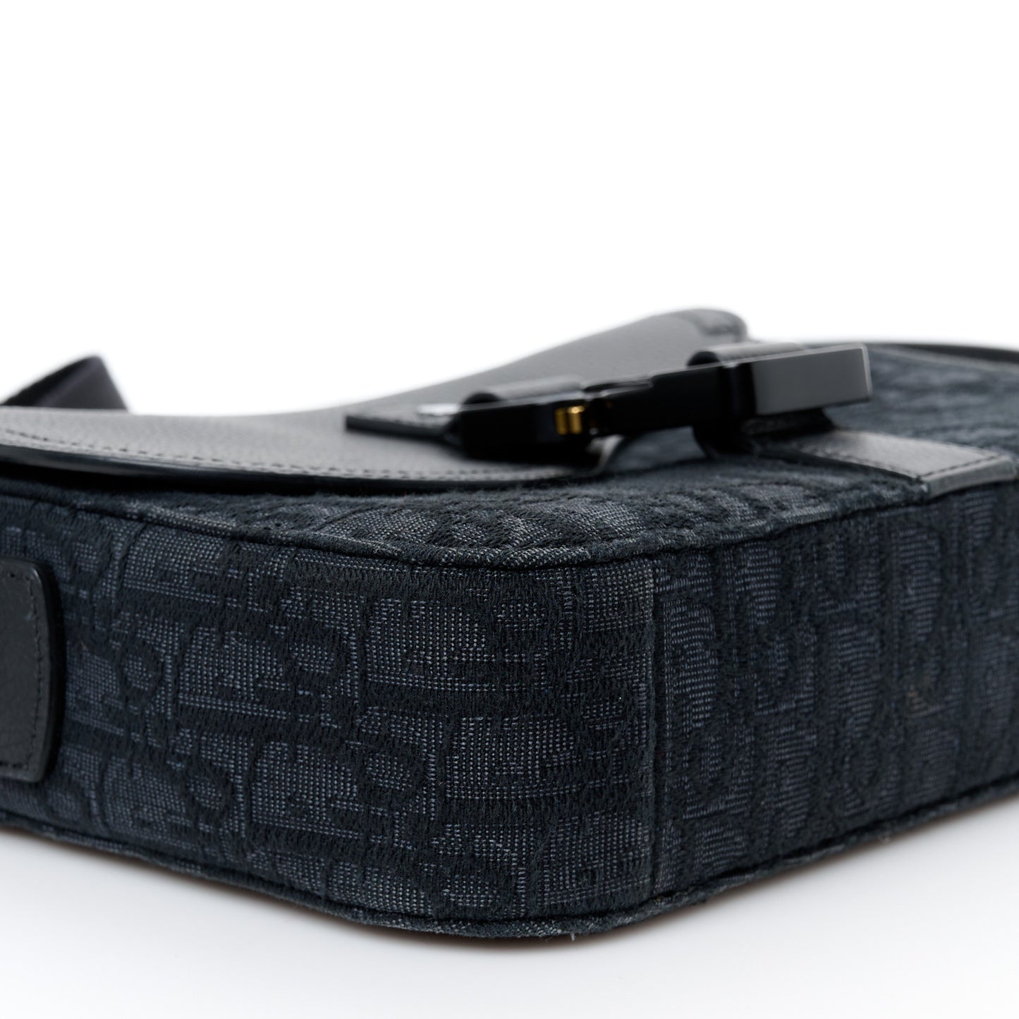 Oblique Jacquard Grained Calfskin Saddle Pouch With Strap Black