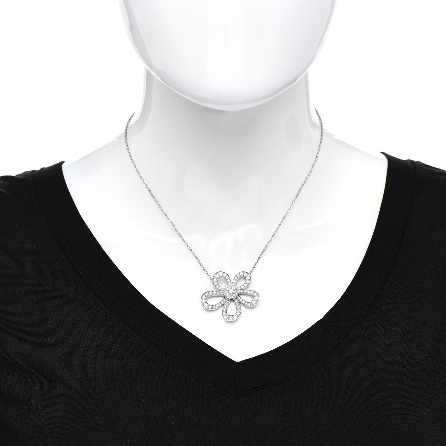 18K White Gold Diamond Flowerlace Pendant Necklace