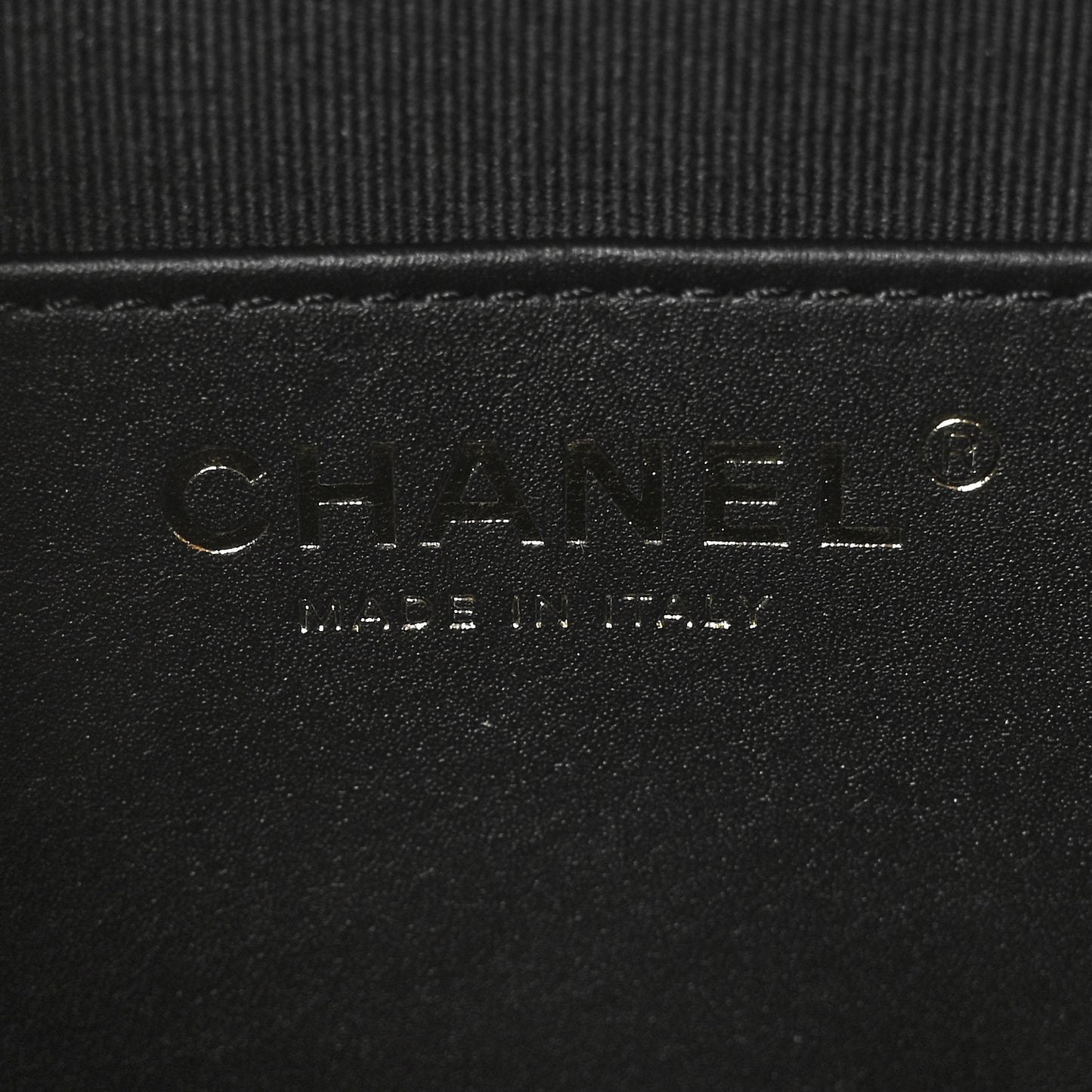 Caviar Quilted Small Round Vanity With Chain Black