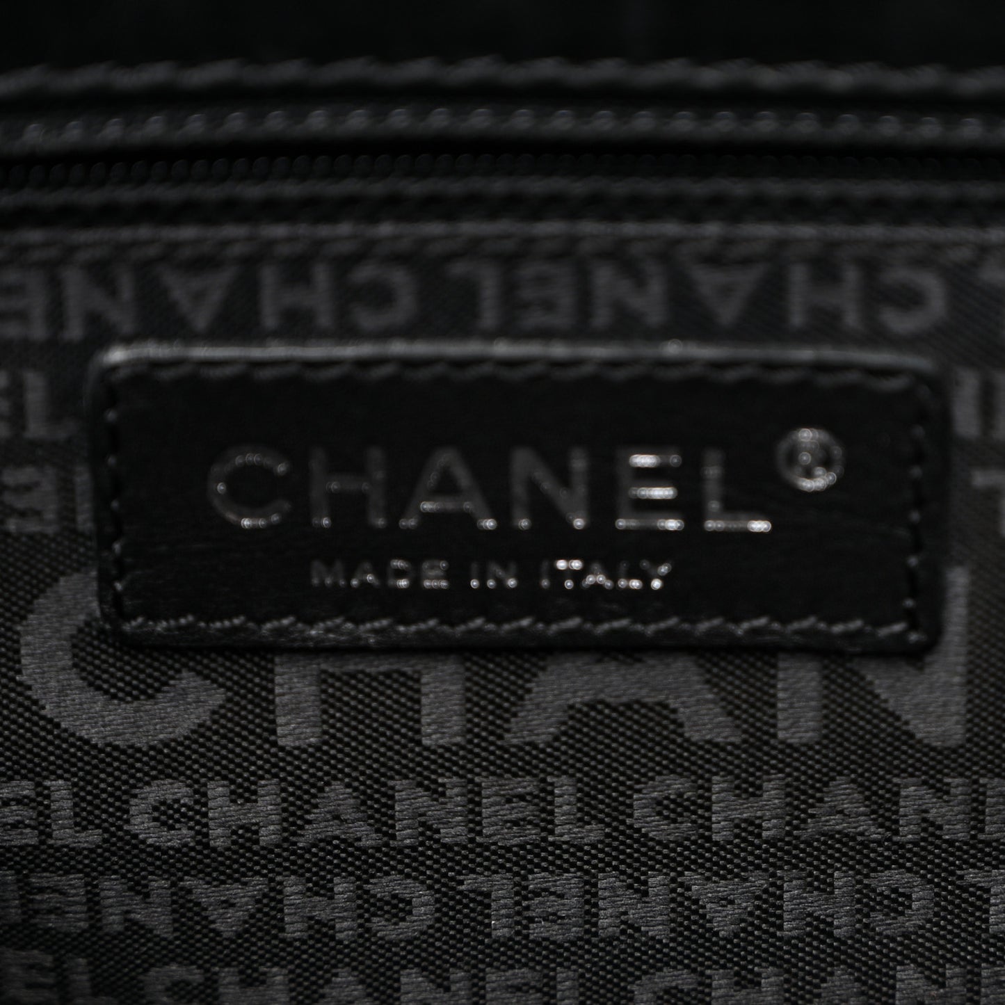Aged Calfskin Quilted Vintage Ligne Messenger Flap Black
