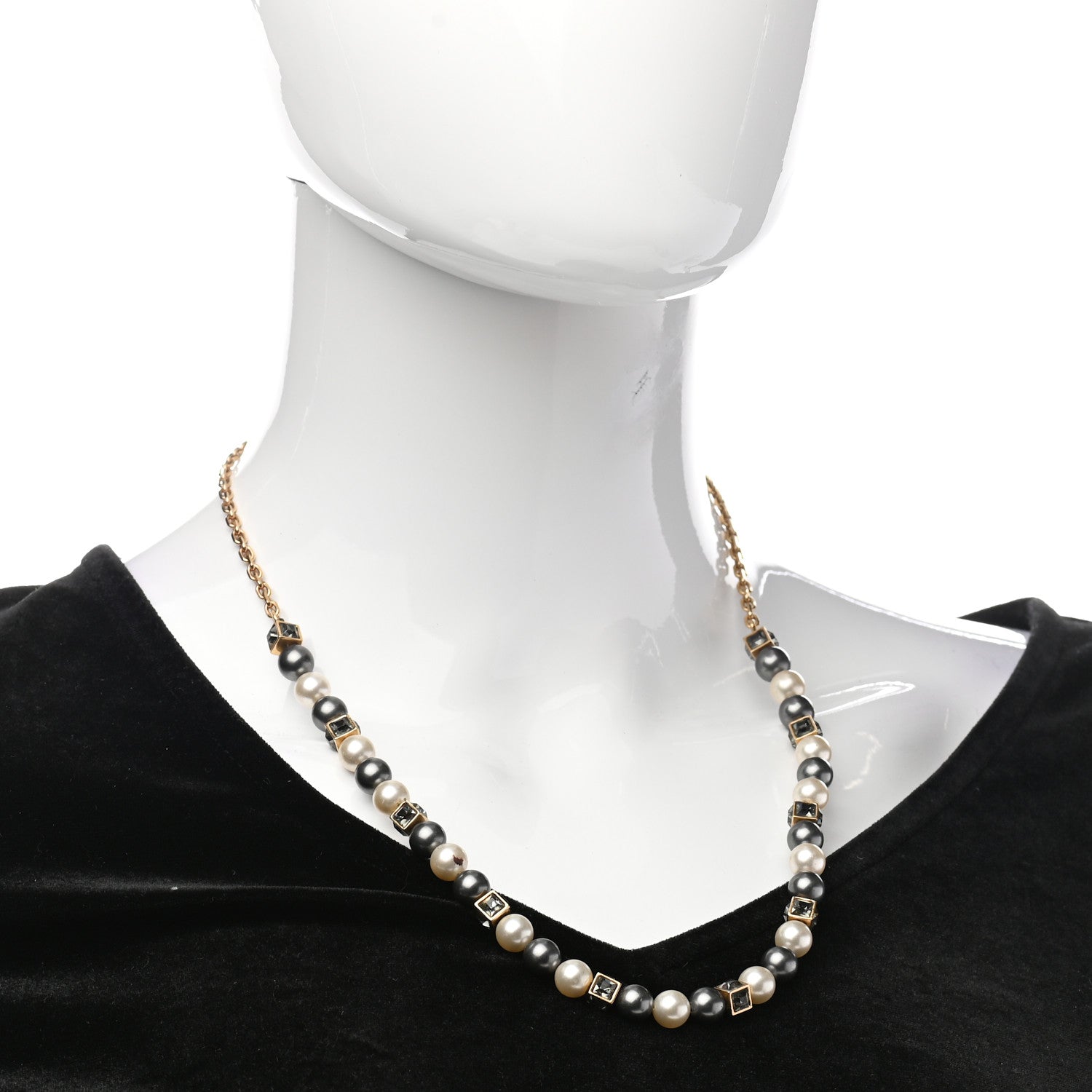 Louis Vuitton Pearl Crystal Cry Me A River Short Necklace 2 of 4