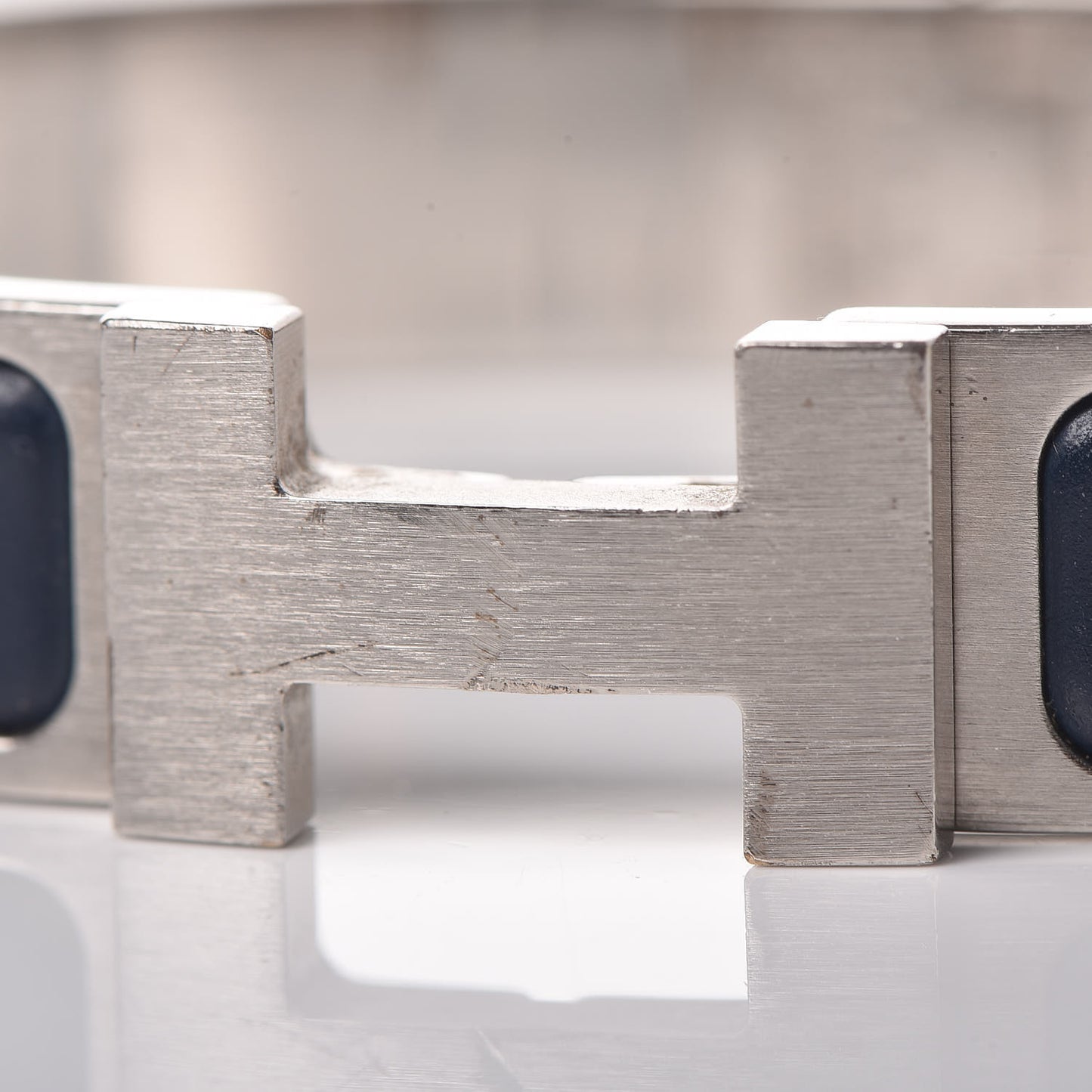 Matte Enamel Narrow Clic Clac HH Bracelet GM Bleu Nuit