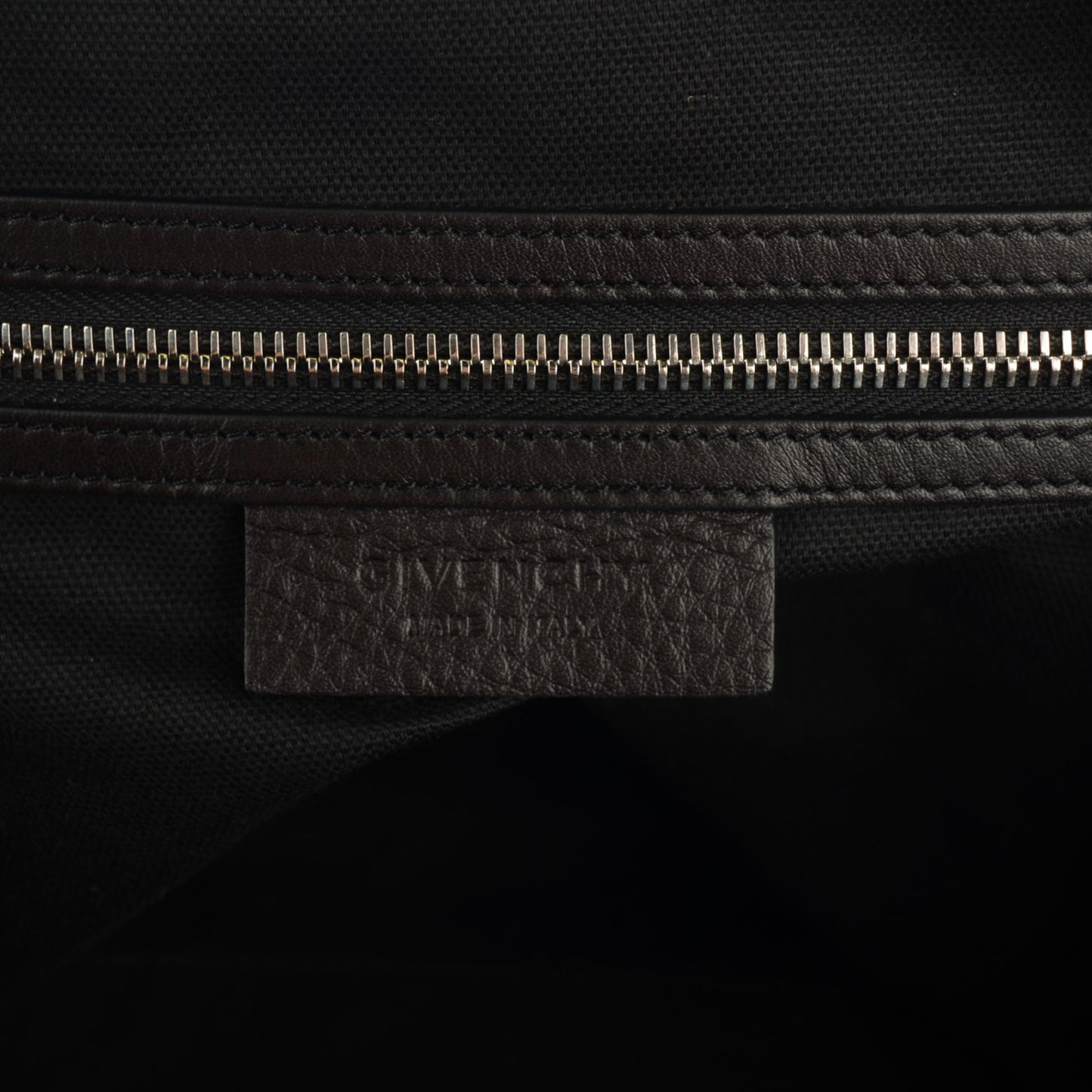 Waxed Calfskin Studded Medium Nightingale Black